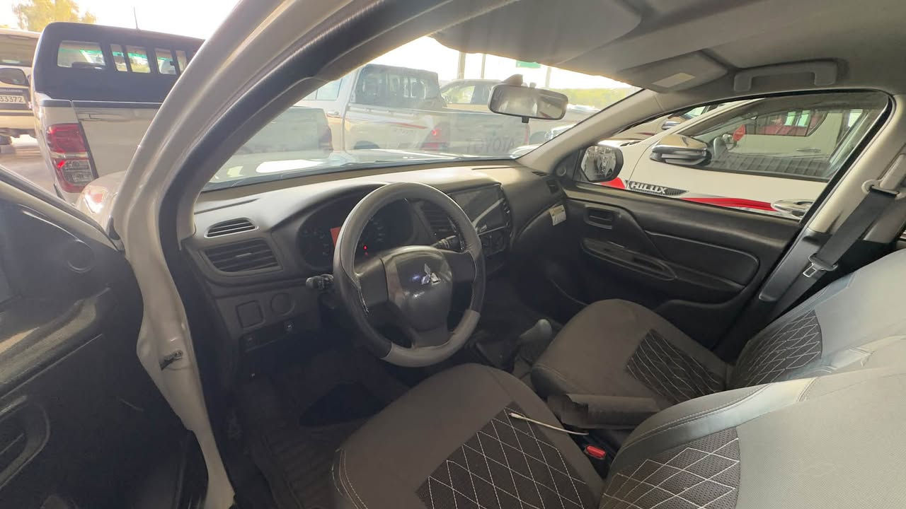 سلام عليكم اخوان للبيع بيكب متسيوبيشي L200(قذافي)
موديل:٢٠١٩
ممشى:١٠٠ الف KM
ضرر: شبر صغير بارد فقط كفاله من الصبغ
السياره جديده بدون اي نقص سنوية جديده جاهزه كامل مكمل
السعر :158$ 
***********
