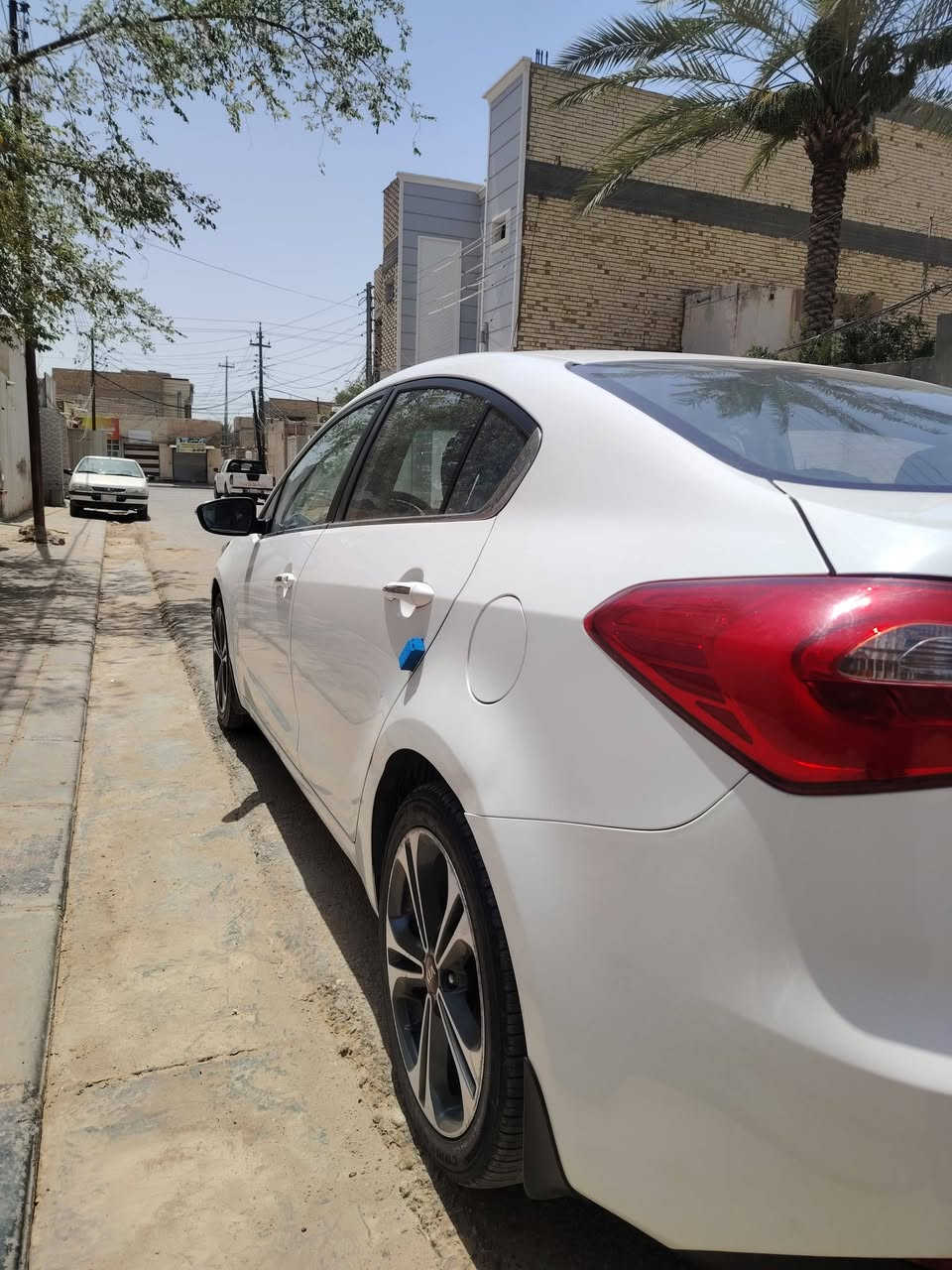 سيراتو موديل 14
فول عدا البصمه تحكم ستيرن 
اشاره بالمرايا ويل كب ماشيه 129
السعر 105 وبيها مجال حك الجيه 
النجف الأشرف 
***********
