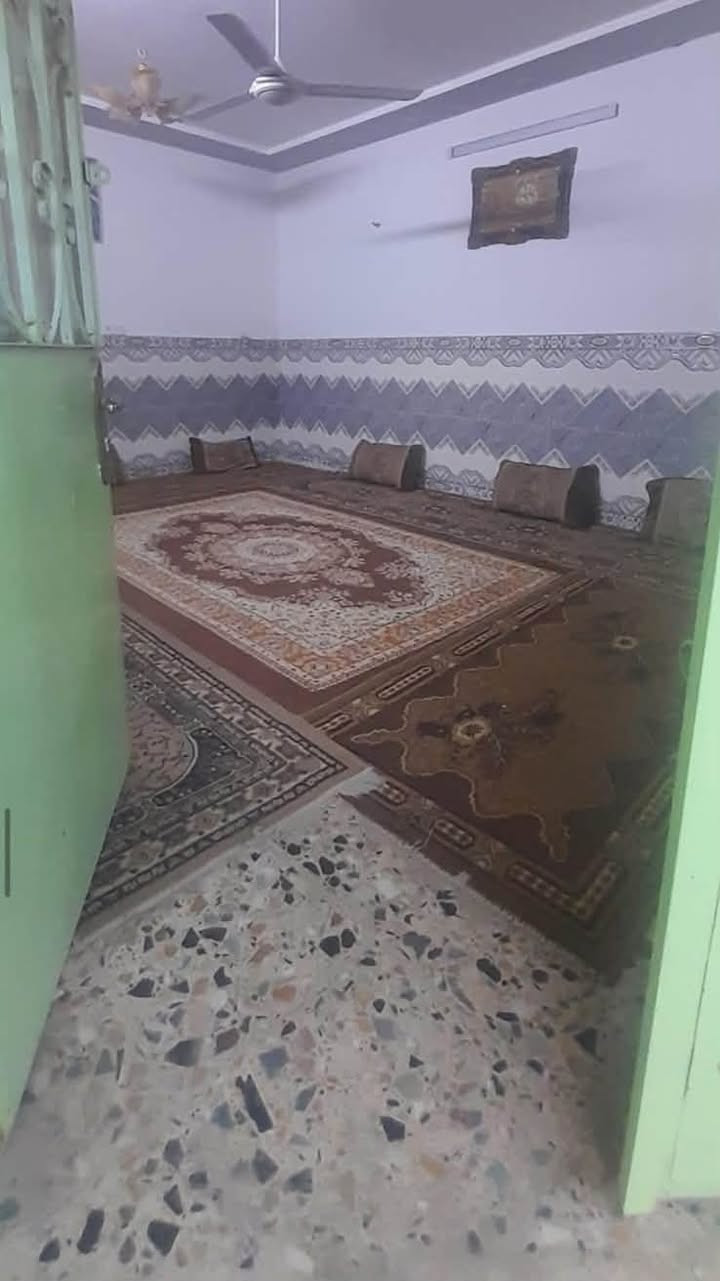 بيت مساحه ١٠٠ متر مربع للبيع
للاستفسار الاتصال ع الرقم ***********
