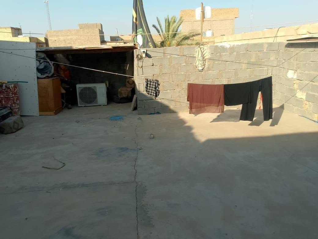 دار، بلدية للبيع 
مساحه٢٠٠  متر طابق ونص
يتكون من ٣غرف نوم
غرفتين جوه وصاله واستبقال وصحيات ومطبخ وطارمه وغرفه فوك  والطابق الاخير سطح
 ⭕البيت   بلديه بي موافقه ورقم دار ومعامله واصله لتقييم
العنوان كربلا حي الغدير قرب الكراج الاخير خامس بيت عن الشارع
مكانه مرتب خالي من العشوائيات والشوارع المحفرة
السعر40 وبي مجال
أرجو التواصل واتساب سيتم تحويلك هنالك لراعي الملك مباشر
***********
