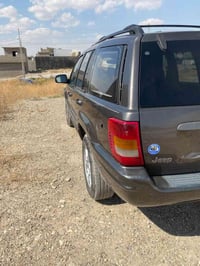 جيب • موديل ٢٠٠٠ • V8