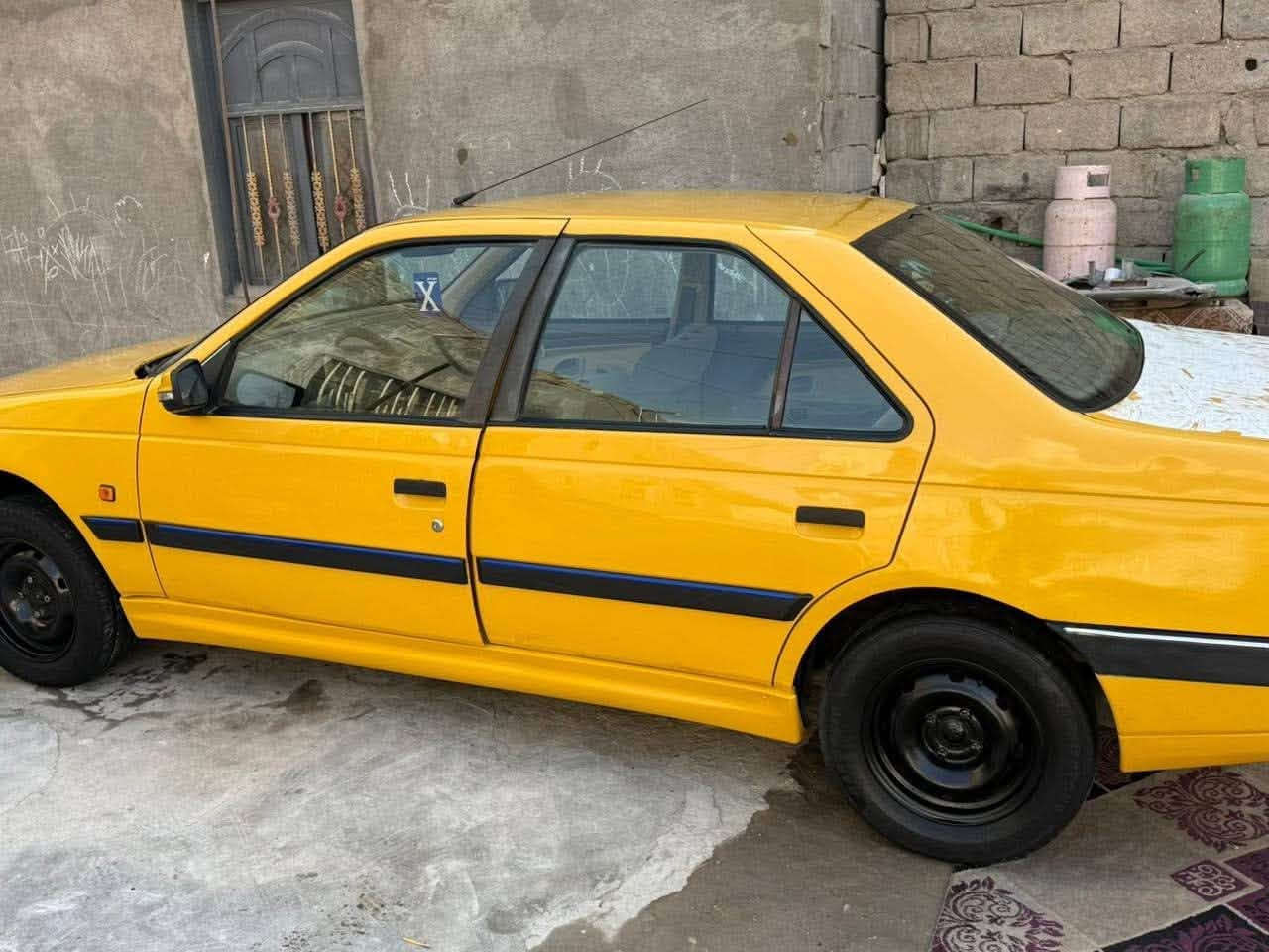 سلام عليكم لبيع بيجو 405 مديل 16 سيارا حلوا ونضيفا
مكينا حلوا 
تبريد منضوما كاملا
حداديا نص عمر سيارا جهازا بيها ضربا بصيطا بل جاملغ المامي ومصلحا  المكان بصرا شط العرب 

***********. السعر 35 بيها مجال
