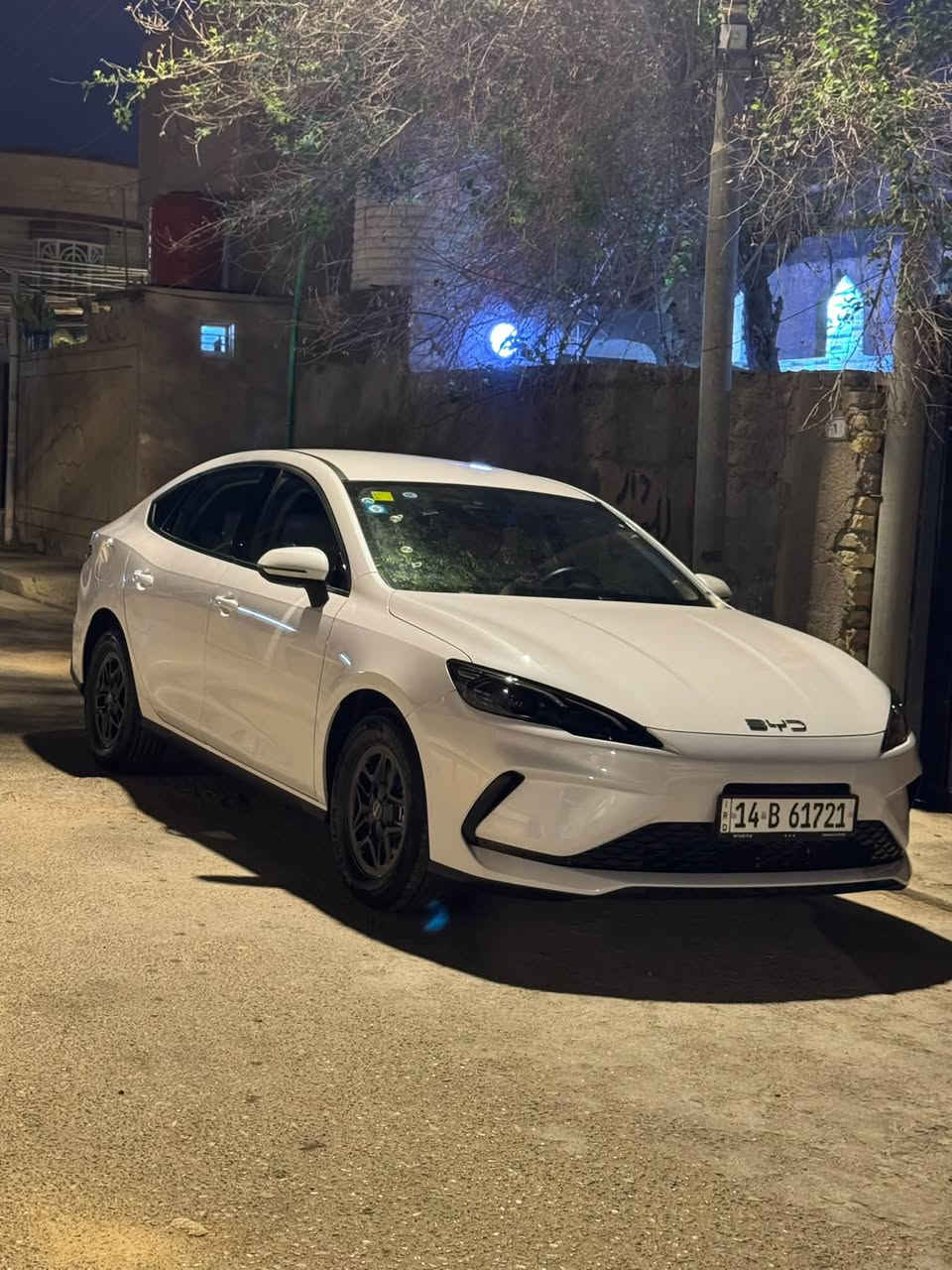 السلام عليكم BYD سيل فايف  للبيع
مديل 2025 كفاله عامه ما عده طخه صغيره كلش باب صفحه العبري معروفه مواصفات سيل فايف
بصمه بيبان 
بصمه صندوك 
بصمه تشغيل 
سياره ماشيه 11 الف وقابل للزياده 
بعدها بوضع الشركه زيرو 
مدوشمه اوضيه 
ومدوشمه كشنات 
ومدوشمه البيبان 
تاخذها ربع دينار متصرف عليها 
كلشي بيها جهاز 
عنوان السياره البصره ابو الخصيب 
شارع المحكمه 
تريد تعرف تفتصيل اكثر اتصل واتساب او خط نفس الرقم 
***********
اتصل وبخدمتك
