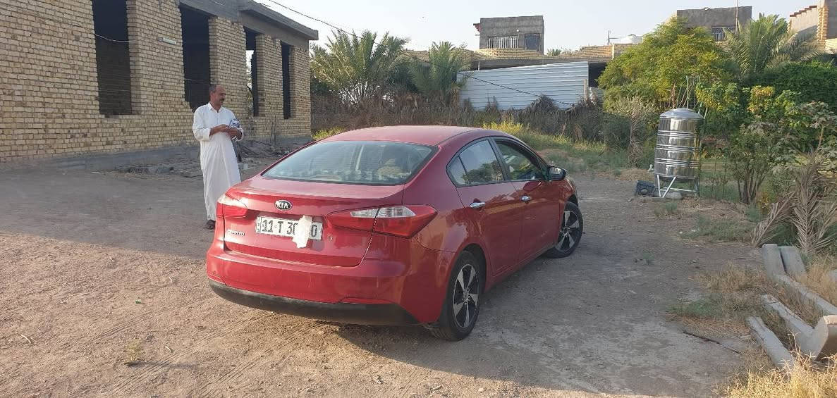 سيراتو ٢٠١٥ 
كير محرك مكفول 
تخم تاير
تدفئة  تبريد ثلج 
الرقم بغداد
السنويه لغاية ٢٠٢٧
السيارةبيها  الجاملغ الامامي مبدل والبنيد 
السعر ١١٠ مع المجال 
للاستفسار الاتصال على الرقم ***********
