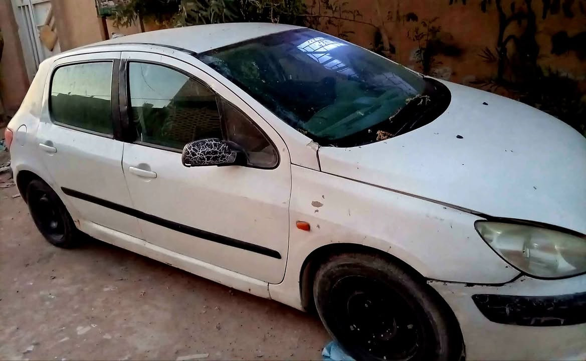 السلام عليكم 
بيجو فرنسي٣٠٧ موديل ٢٠٠٥ رقم دولي مكينة زينة الكير عاطل تبريد شغال باتري جديد سنوية ل٢٠٢٧ راعيها بغداد يداور ماعنده مشكله ورقمهه قادسيه السعر ٢٦ وبية مجال مكاني نجف باب خروج مطار النجف شارع الشفلات بيع او مراوس للاستفسار الاتصال على الرقم *********** بيه واتساب
