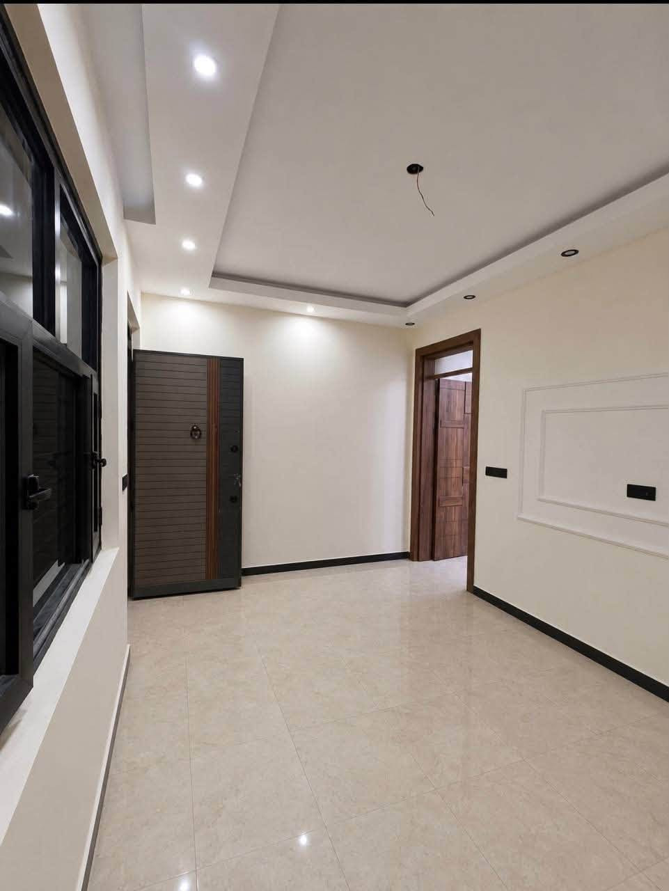 🏠 مشتمل حديث للبيع
📍 حي القاهرة / الضباط
مقابل مول القاهرة – الفرع الثاني

📐 المساحة: 44.5 م²
↔️ الواجهة: 5 م
🏗️ بناء حديث (2026)

🔹 غرفتا نوم
🔹 صالة
🔹 مطبخ
🔹 حمام

📞 ***********
📩 مراسلة الصفحة متاحة

✨ فرصة مناسبة للسكن وبسعر منافس.
