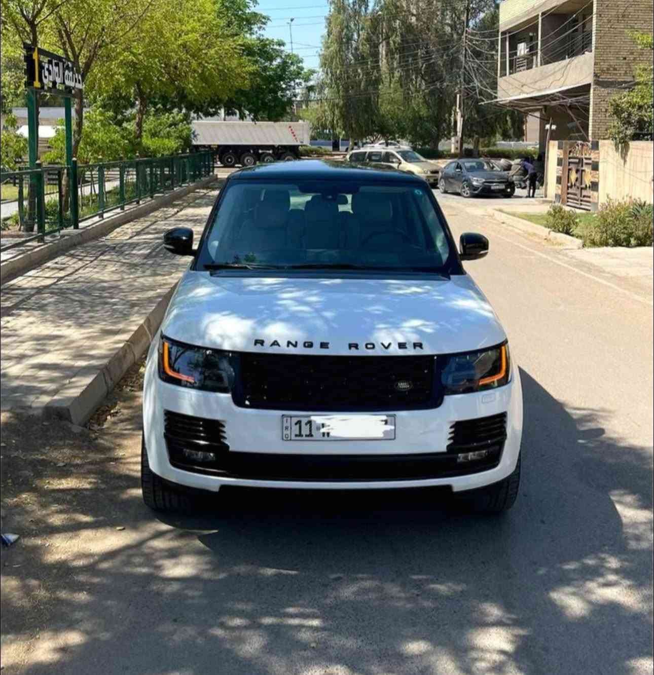 لــلــبــيــع رانــج بـريـطـانـي 
8 سلندر تنفس طبيعي المرغوب
   بيع  ورقة فقط  خالية من اي عطل كيلو متر 
*146 الف كيلو فقط روفر اعـلـى فـئـة موصفات خـلـيـجـي* مـكـفـولـة مـن كـلـشـي عدا بارد بسيطة في اجزاء من السيارة
  8 سـلـنـدر تنفس طبيعي يعني تشتغل بانزين عادي  ترهم مراوس . تـونـس بالموصفات 
1 . كامرات 🎥
 2 . مثبت سرعة . 
 3ثلاجة حساسات . 
4رادرات . 
5كير ماوس شفط .
 5الابواب شــفــط 
 6بنوراما كامل . 
7انظمة قيادة .
 8 المقاعد كهرباء  مـع تـبـريـد وتدفئة 
9مقاعد  اسـتـيـرن كـهـربـاء وتـدفـة وتبريد لمانع التعرق
 اليدين 
10 دوسة رجل متحركة .
11 . مسجل سيدي دي فدي كار بلي يعني تنسى العالم الخارجي . 
12 . دخول ذكي . 
انارة محيطية اكثر من 10 الوان داخلية .
وكلاة سردار.
 *بأسمي الـعـنـوان بـغـداد*

رانج اوتو بايكراف سوبر جارج 
التواصل خاص فقط .***********
علمن مامتواجد علا مواقع التواصل فقط اتصل
