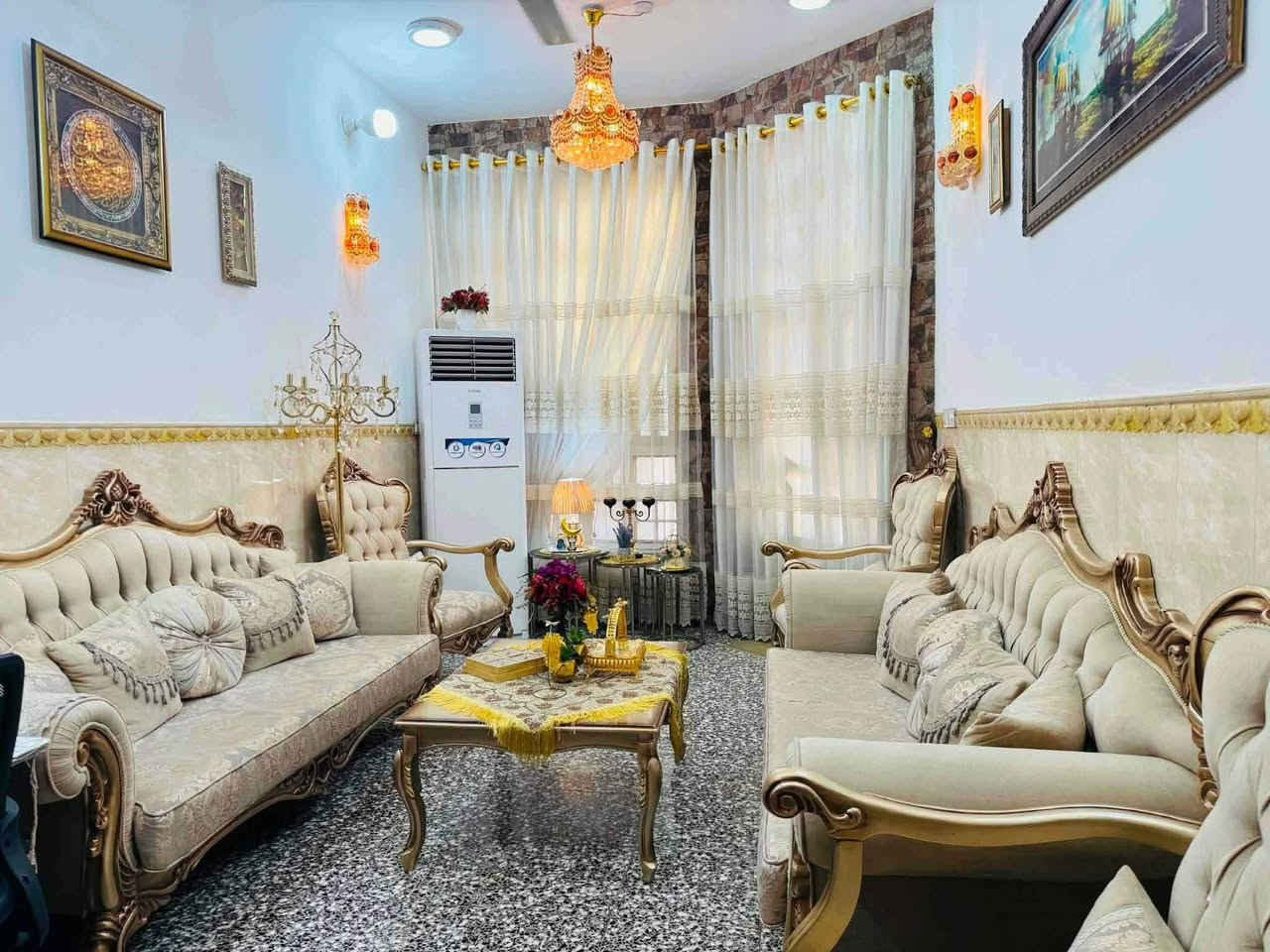 خلف معرض رضا حسون • ١٢٥م • طابقين