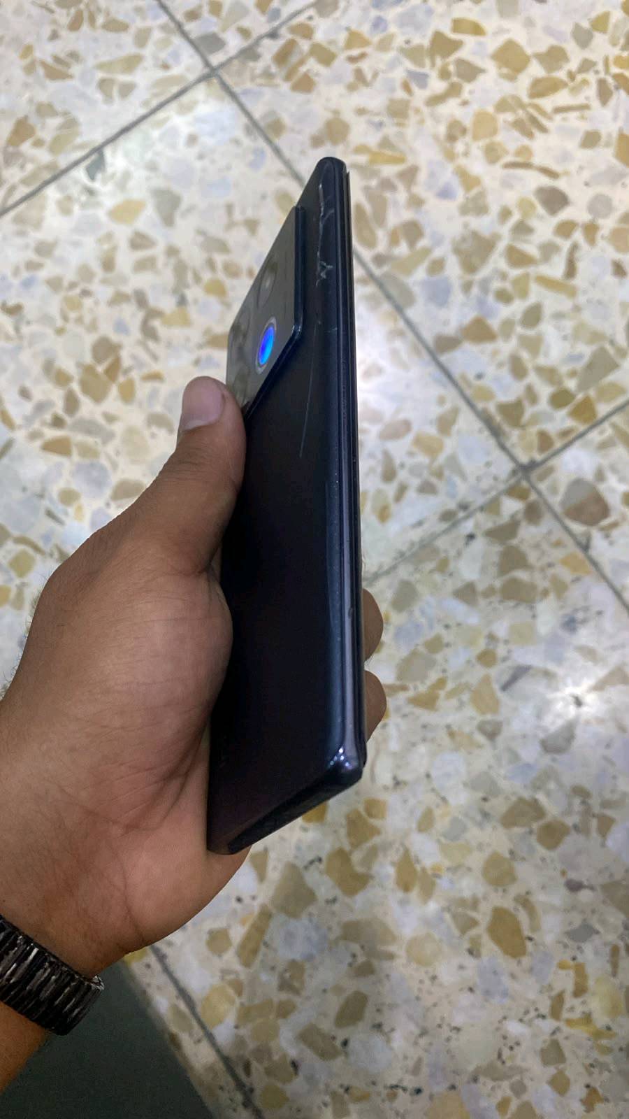 Infinix NOTE 40 Pro 5G
ذاكرة 256
دبل شريحه 
سلاسة بالالعاب 
كامرة اتصال تكنيك صوت كله يخبل 
بصمه اصبع شاشه وبصمه وجه 
بي فطر بالضهر خفيف ممأثر 
بدون ملحقات 
السعر: 250 وبي مجال 
العنوان : بغداد مدينة الصدر 
متواجد فقط واتساب ‏‪***********‬‏
