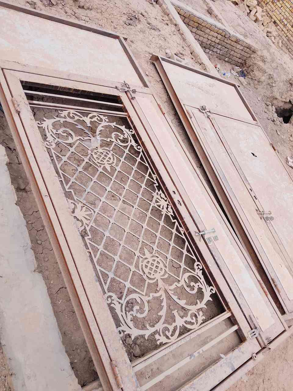 شبابيك العدد6
العرض مترتين ونص الارتفاع 3
الابواب 3
الارتفاع 3 والعرض  متر ونص للبيع
 ***********
