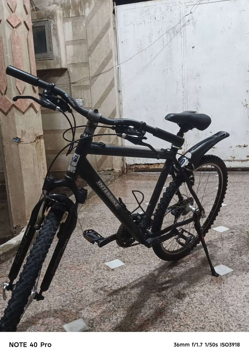بايسكل جبلي • ٨ بكرات • حجم ٢٤