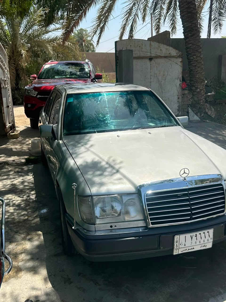 السلام عليكم 
للبيع رقم بغداد  موديل 1990  قواعد شركه عنكبوت 300 تبريد جديد تخم تاير تخم نوزل جديد جام كهرباء فتحه  منضومه تبريد جديده رادير جديد  سياره جاهزه بيع او مراوس  سعر 68 بيه مجال مكانه حله ***********
