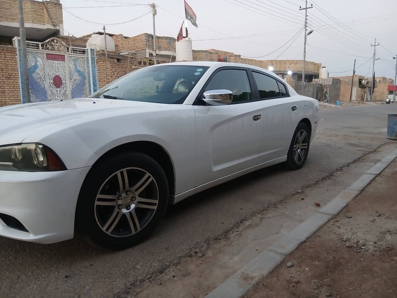 سلام عليكم سياره للبيع موديل 2013 سياره جديده مال جناي رقم شمالي أربيل سونار موجود بل صوره العنوان ميسان المجر الكبير والاستفسار عل رقم ***********
