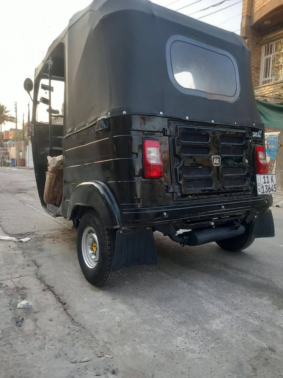 للبيع مديل 18 رقم وسنويه تحويل ثاني يوم بيها تعمير لغد وصفحه ابيعلك تعمير عام سعرها 6200 وبيهاا مجال للشراي مكاني بغداد مدينه الصدر الاورفلي ***********
