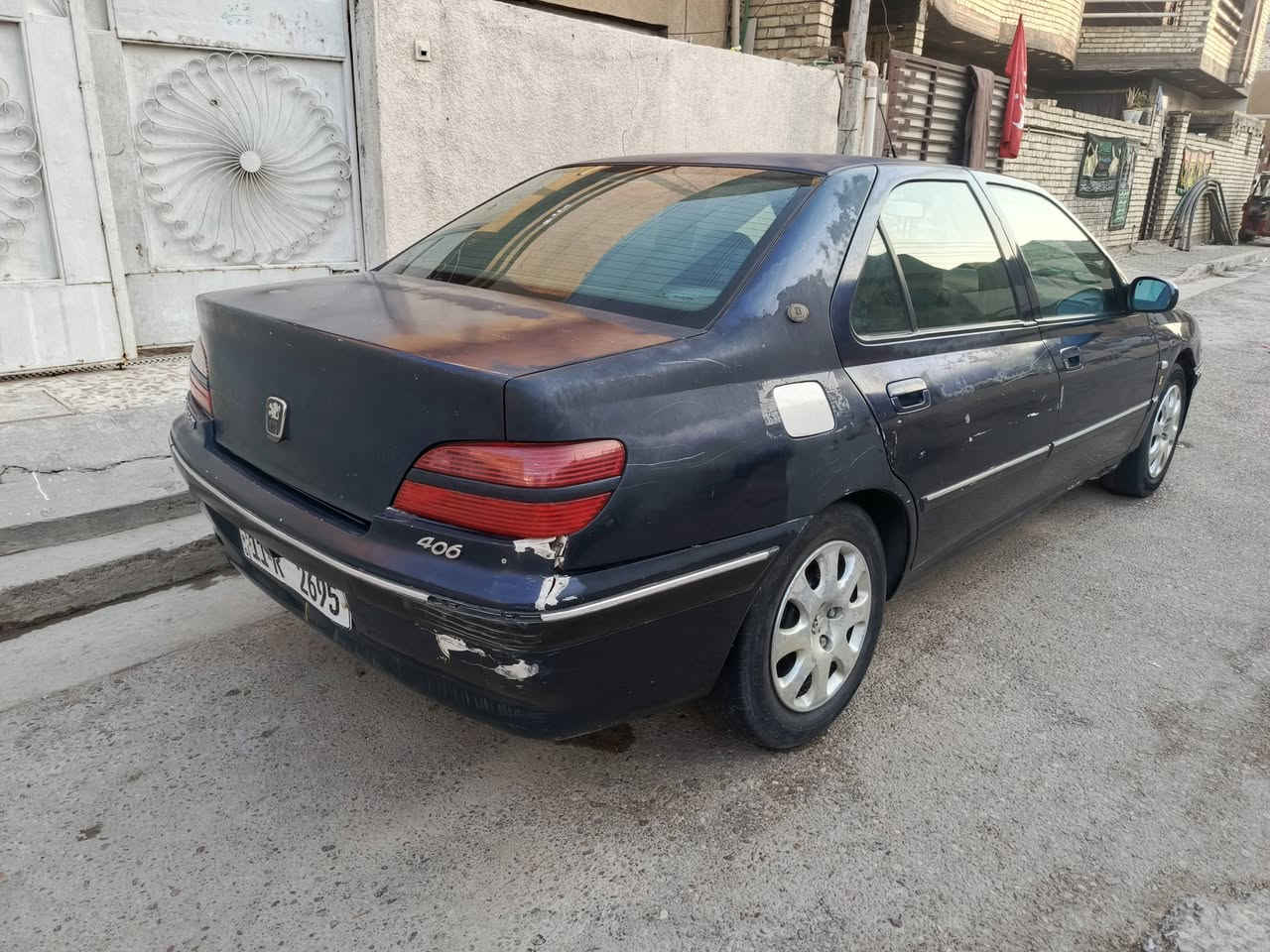 بيجو 406 فرنسي موديل 2000 گير اوتوماتيك للبيع... مثل ما موضح في الصور تحتاج بعض الترتيبات... گير محرك خير من الله وناعمة... غرفتها نظيفة بس يحتاجلها دوشمة... السيارة باسمي شرط التحويل ثاني يوم... السعر 45 وبيه مجال قليل... للاستفسار ***********... جسر ديالى القديم
