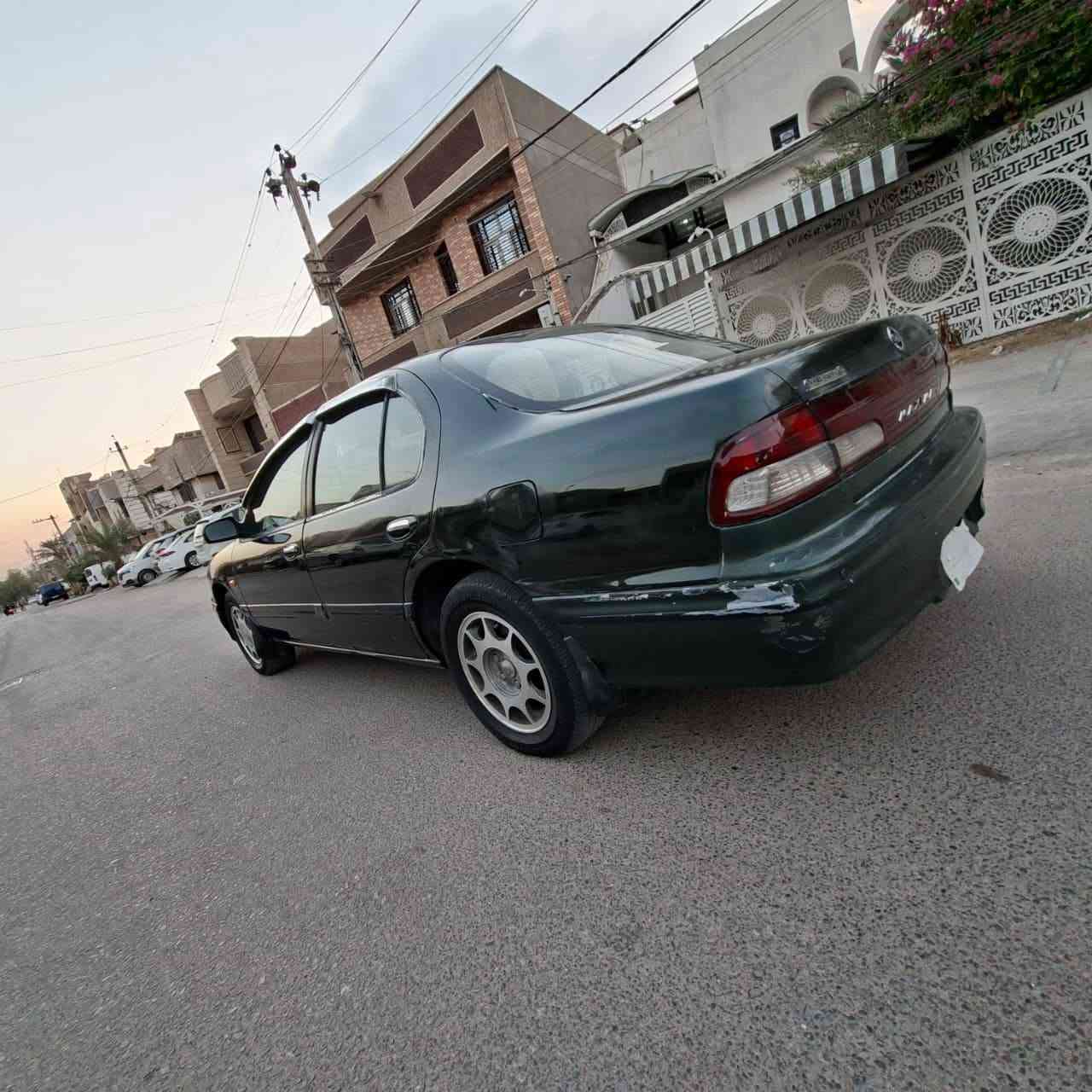 نيسان مكسيما موديل 99 مكينه V6 تبريد ثلج 
[السعر 43 ] *********** 
مكينة كير بحاله جيده 
سلايت 
كشنات كهرباء 
تبريد قطعتين 
شاشه كامره اصليه 
مكفوله من الضربه فقط بنيد صبغ 
سياره جاهزه اوخير  من الله
مكانها بغداد / بغداد جديده سنويتها بسمنا شرط التحويل
