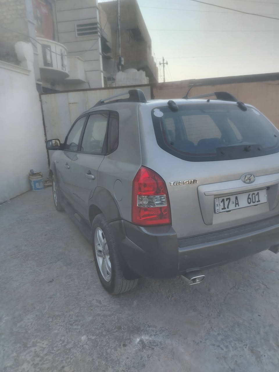 توسان 2009 مصبوغه عدا البجم وباب السايق مابيهن صبغ محرك 2000 دوش سعر 90 بيهه مجال عنوان بغداد العبيدي ***********
