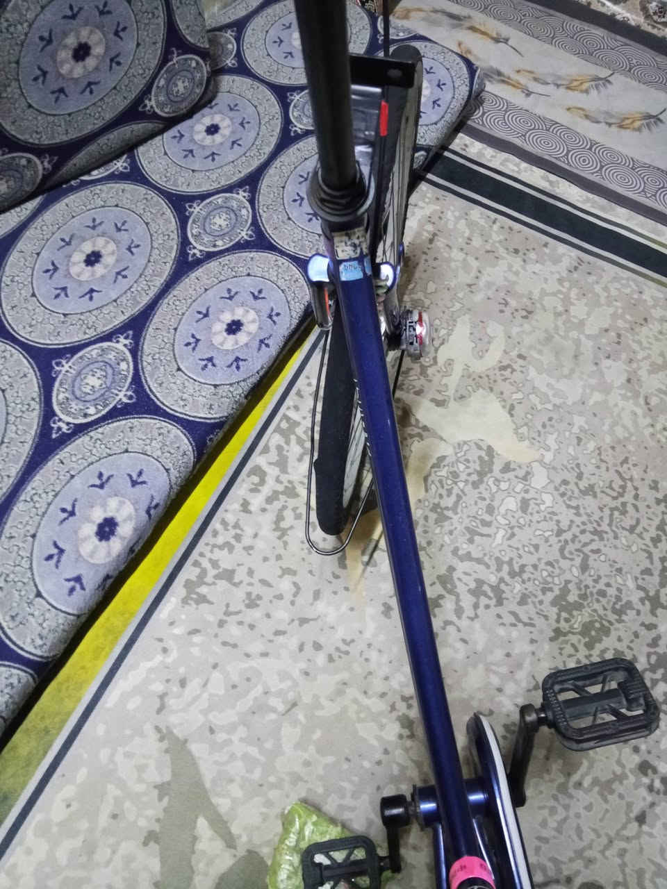 لام عليكم  بيسكل سياحي 26لون نيلي ازرك  مديل 19 بيسكل جديد نضافه 95بل 100 بيسكل احله من الصور كلشي كلشي جديد تاريات تيوبات بريك دسم 90اصلي نزلته حاويه بيدي بيسكل جديد وحلو جمبزه كامله موجوده سعر ب110وبي مجال هواي ممان بصره قبله ***********

