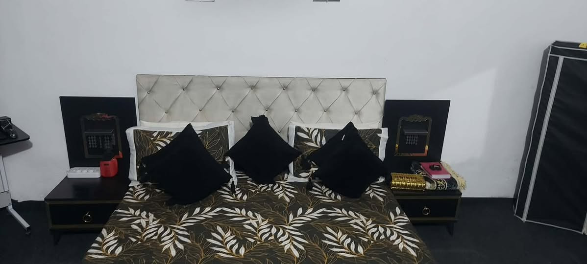غرفة نوم • خمس قطع • ميز دراسة