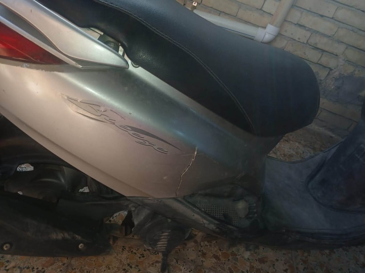 سلام عليكم دراجه بريز للبيع صالي شهرين من نزلته رمبه نكره سلف مكينه ناعمه كفرات ختم واحد السعر 900 وبيه مجال تفاصيل اكثر خابر ‭***********‬
