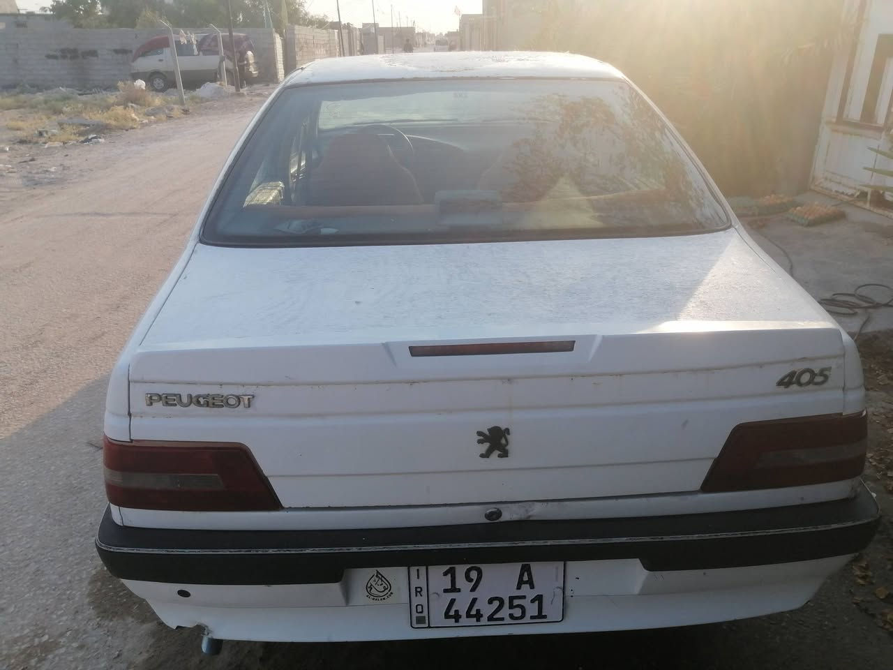 سلام عليكم بيجو ٤٠٥ للبيع مديل ٢٠١٤ مكفوله مكينه وكير فرنسي جدد تبريد ثلج رقم كربله سنويه جديده مكان نجف سعر 35 ***********
