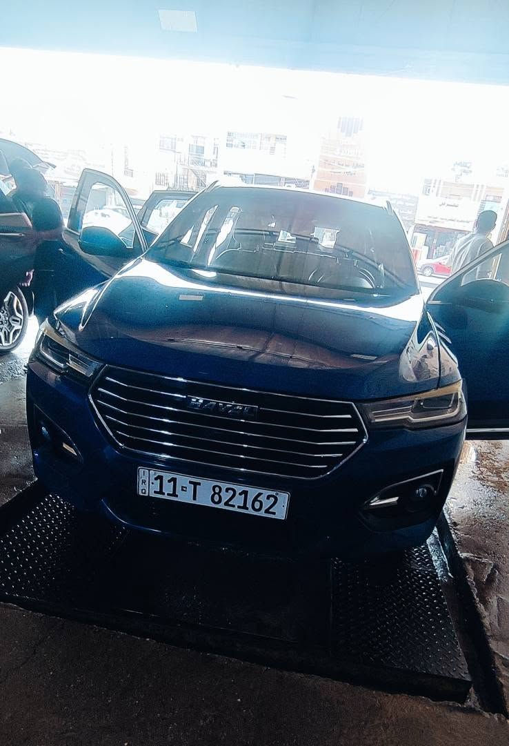 هافال H6 موديل 2019
محرك ٢٠٠٠ اقتصادي 
فول مواصفات للاخير ١/١
دبل بانوراما 
بصمة سويج/بصمة ابواب/ بصمة جنطة
شاشه كبيرة لمس اضافة الى ماوس للتحكم بالشاشه
مميزات الشاشة تدعم MP4 يعني تكدر اتشغل فيديو بالفلاش وكل الوسائط مع فحص حالة السيارة 
كامرة خلفية + كامرة امامية + كامرات جانبية تعطيك صورة ٣٦٠ درجة ونظام تصوير رادار عالمي (اظهار صورة الشارع كامله ) من الاعلى
لدات أناره داخليه 
لايتات زينون عالي ناصي
هاند بريك بصمة + نظام هاند بريك مؤقت بالازدحامات
كشنات جلد لون ماروني سبورتي
بيبان السيارة مطعمة بالجلد و  نيكل 
تحكم ستيرن كامل + ومحدد سرعه عالي الدقه ورادار
كشنات كهرباء 
نظام ذاكرة ٣ وضعيات لكشن السائق + نظام ذاكرة لوضعية المرايا الجانبية 
تبريد امامي و خلفي (قطعتين) 
نظام تدفئة للكشنات +أستيرن 
الدشبول الكتروني يحتوي ٣ ثيمات وصور مختلفه مختلفة 
ثلاث انظمة للقيادة ( سبورت + ايكو اقتصادي+ عادي ) 
و ثلاثة انظمة للستيرن 
حساسات امامية + حساسات خلفية و على الجوانب للتنبيه عند اقتراب اي جسم 
فتح و غلق المرايات جانبية كهرباء 
مراة الداخلية ذكية 
لد امامي + لد خلفي للضباب ( تكدر تطفيه و اتشغله ) 
نظام المحافظة على المسار + التنبيه
نظام كروز سرعة  
رادار جانبي و ( يحوي ميزة الضوء التبيه داخل السيارة و ليس في المرايا الجانبية كما في باقي السيارات)
اصطفاف  تلقائي ( auto park) 
نظام دبل اشارة اوتوماتيك في حالة توقف مفاجئ 
شعار هافال على الارض في حالة فتح باب السيارة
دبل كزوز 4 كزوزات شكل رياضي
صيانه كاملة جاهزة السيارة
رقم بغداد الجديد باسمي السنويه صلاحية الى ٢٠٣٠ 
95 الف ماشي 
بيها جاملغ خلفي مصبوغ اثر شخط وبارد خفيف جدا ويحتاج تكحيل  جاملغ امامي ضاهر بالصور 
للاستفسار 
*********** بغداد, العراق
