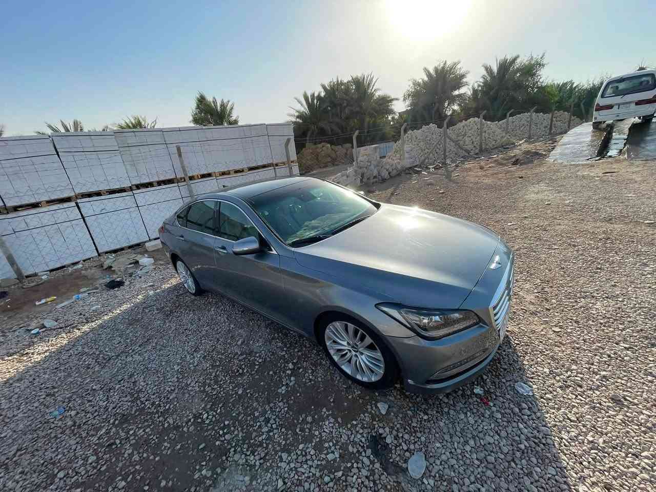 سياره جنسس للبيع فول مواصفات بانوراما
سياره احلى من صوره جاهزه 
عوزها بس كمبريسر 
موديل 2016
110وبيها مجال 
لل استفسار الاتصال 
***********
