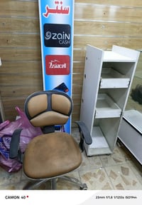 غراض للبيع محل مبايلات باترينات ارضي و ملحق + ميز جام خشب + بلوكة خشب ...