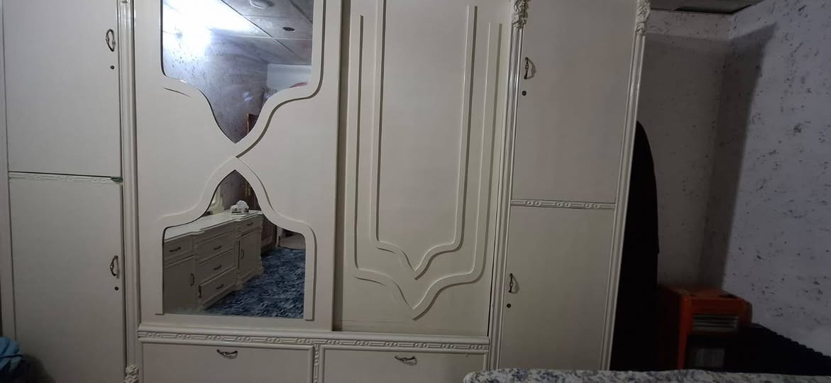 غرفة نوم • أوف وايت • ميز مرايا
