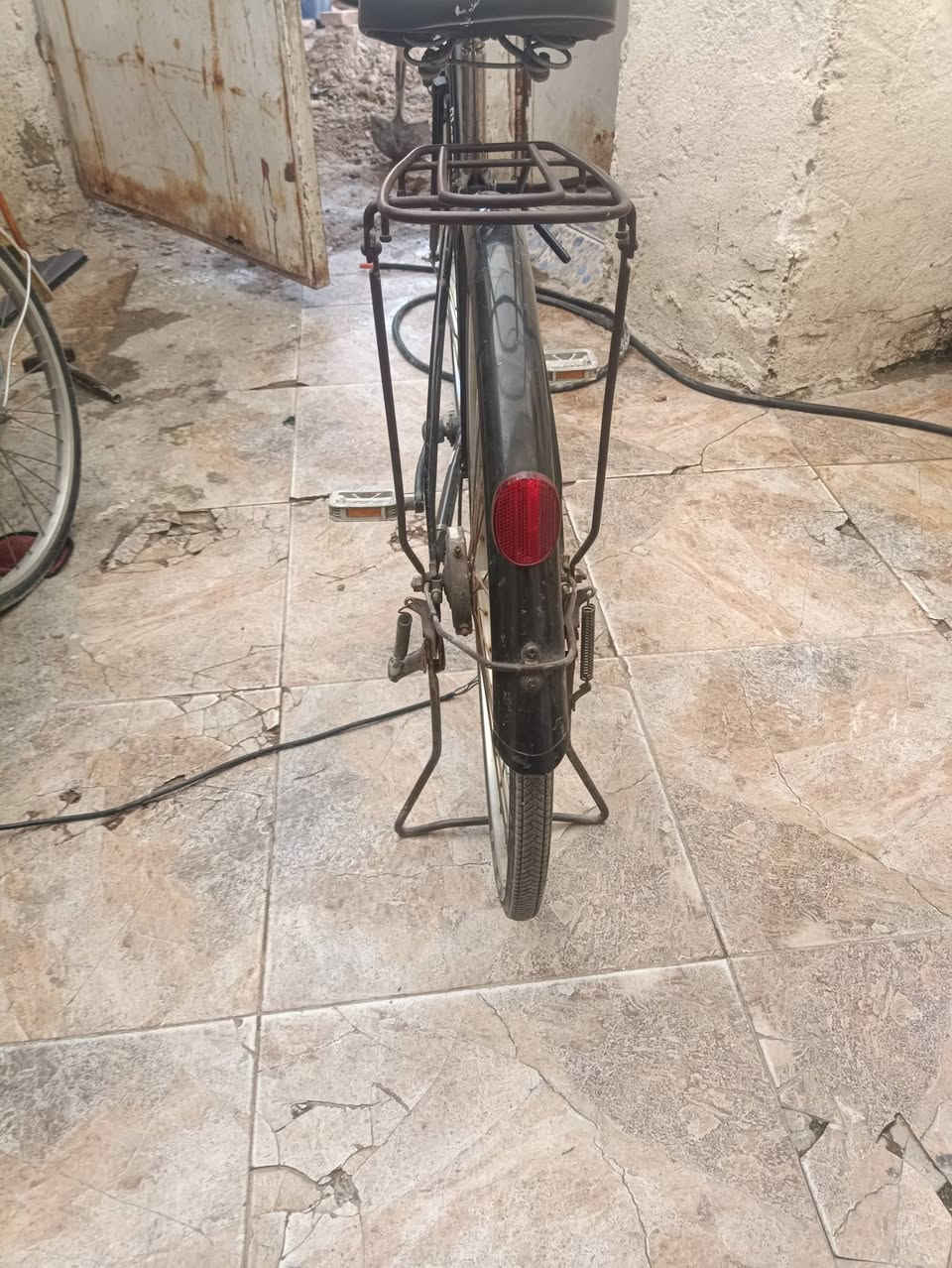 سلام عليكم بايسكل مال باله سوبر بي شركه معروفه بايسكل جديد ويال موس بريكات خلفي ومامي لون اسود  بايسكل جاهز نضي كلش كله بلادي تايرات جوابه كله بلادي ويال موس مديل 2017 جاملغات بلاديه لسعر85وبي مجال مكاني بغداد شعله ***********وتساب

