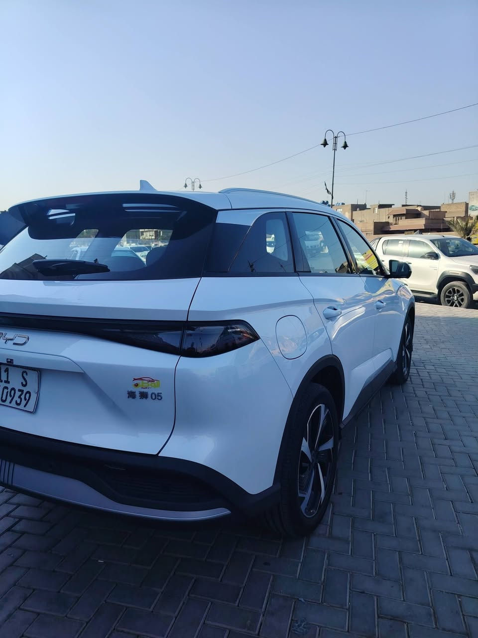 السلام عليكم
للبيع سيلايون 05 موديل ٢٠٢٤ رقم بغداد هزة جديدة ترقيم عام ٢٠٢٦ ماشية اقل ال ٣٠٠٠ الكلي البطارية الحجم الكبير ١٢٠ كيلو
مكفولة كفالة عامة صبغ بارد تبديل السونار يقرء درجة الصبغ عالية (دبل كود) 
فول مواصفات ١/١ 
فتحة سقف بانوراما 
منفذين شحن سريع واعتيادي
بصمة تشغيل وابواب وصندوق وترحيب ضوئي
مرايا قابلة للطي كهربائيا
جنطة كهرباء 
كراسي الامامية كهرباء و تبريد وتدفئة عدد ٢ 
كامرات ٣٦٠ وتصوير وحساسات امامية وخلفية
شاشة كبيرة دوارة 
رادار امامي ورادار جانبي نقطعة عمياء 
مثبت سرعة ومساعد اصطفاف 
السيارة فول للاخير باقي المواصفات الاساسية المعروفة
مكانها بغداد الاعظمية او الكريعات شارع المعارض معرض العبيدي شركة الجود اللامع لتجارة السيارات
السعر ٢٦ مليون و ٥٠٠ الف دينار 
رقم الهاتف ***********
