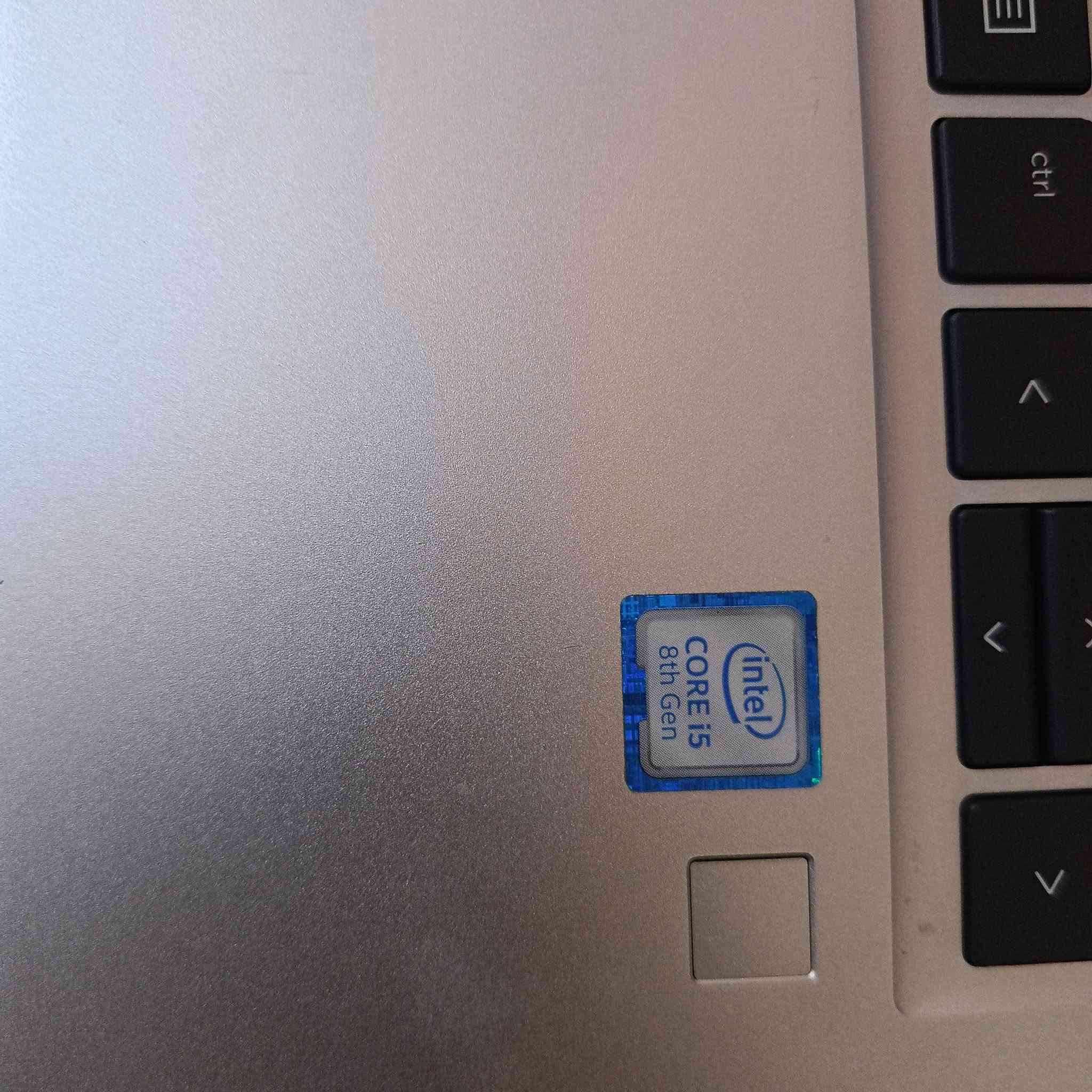 للبيع: لابتوب HP ProBook نظيف جداً  
المعالج: Intel Core i5 (الجيل الثامن)  
الرام (RAM): 8GB
التخزين (SSD): 256GB SSD
المميزات: بصمة أصبع + الشاحن الأصلي  
الاستخدام: ممتاز جداً للدراسة والعمل والبرامج الهندسية  
السعر: 300 ألف دينار
الموقع: البصرة - القرنة
رقم الهاتف: [***********]
للتواصل والاستفسار: اتصال أو خاص.
