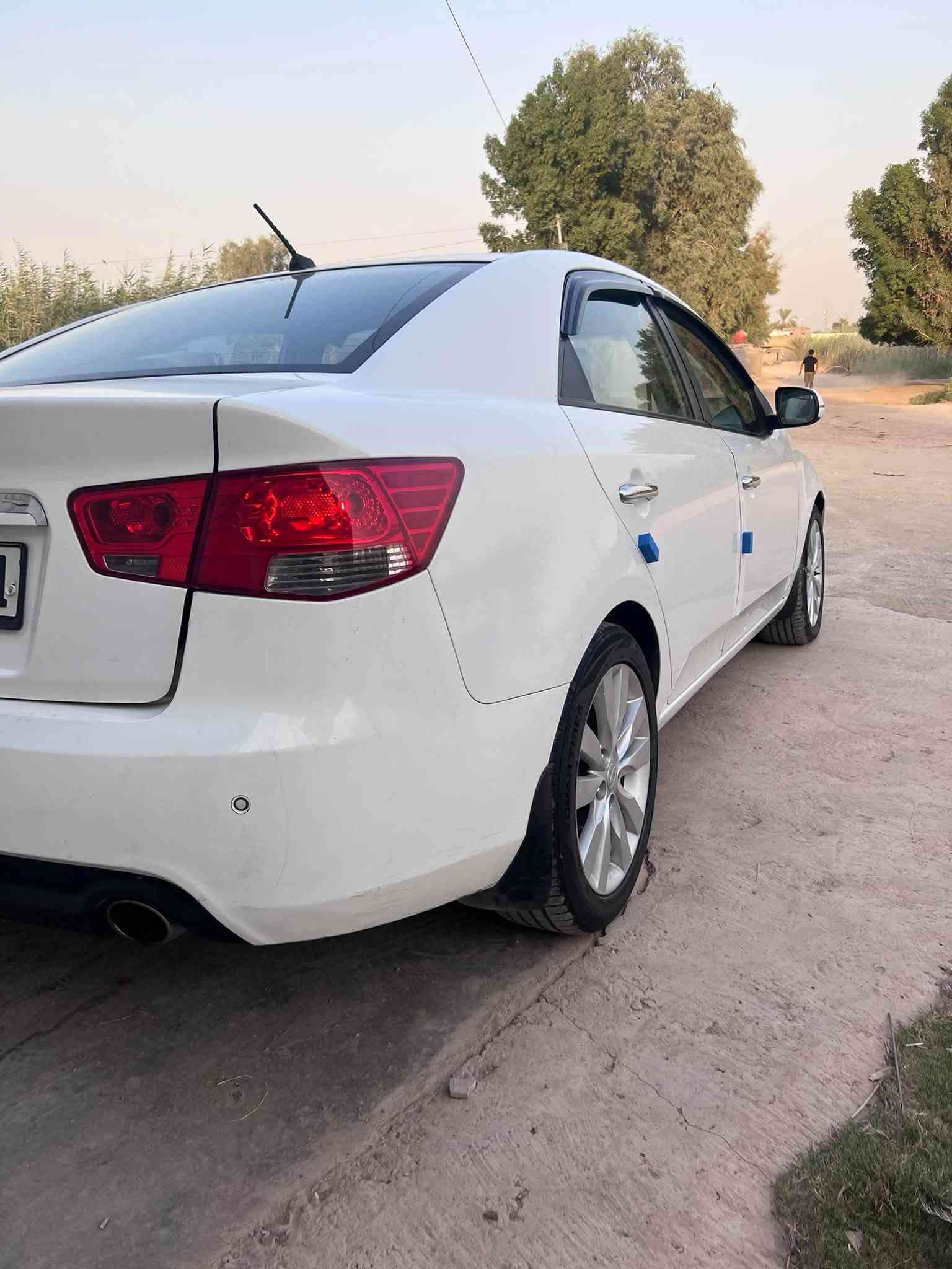 كيا سييراتو 13مكينه 1600رقم هزه سنويه جديدتخم تاير جديد حدادا جديد تدفئه تبريد شغال بيها صبغ قبق صندوك فقط بدون دواخل والباقي مكفول سعر 105مكان السياره واسط الحفريه رقم الهاتف ***********
