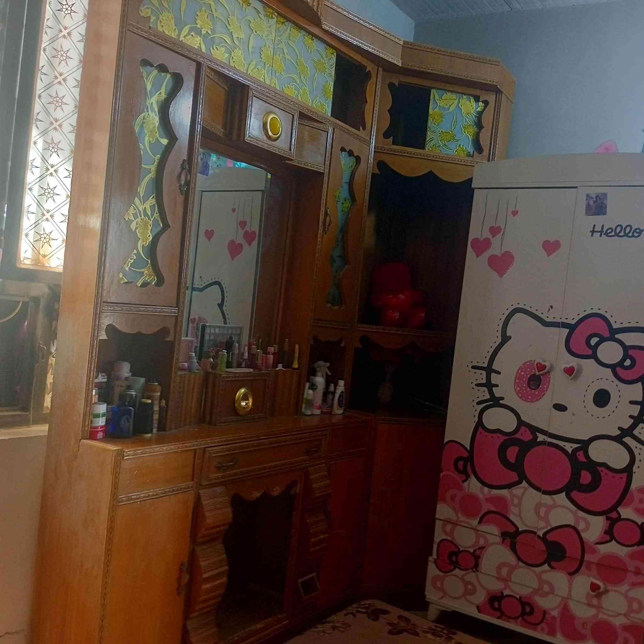 للبيع 
غرفة نوم كامله سعر 650 وبيها مجال قليل
الشراي يتصل ***********
مكانه النساف
