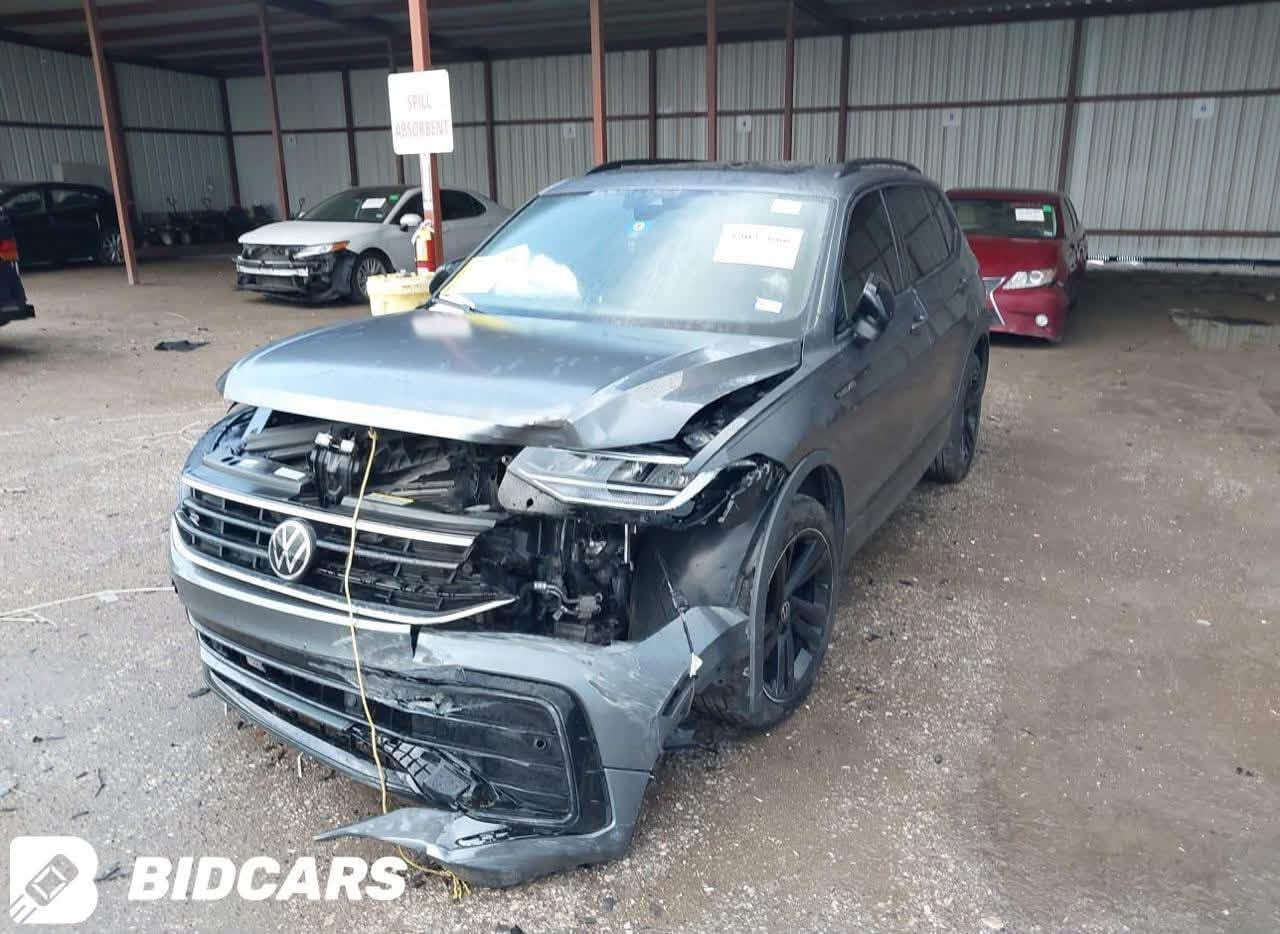 السلام عليكم فولكسواكن تيكوان 2023
SE R-Line Black
السيارة فول مواصفات 
السيارة 7 راكب مو 5 
مواصفات
بانوراما
ستيرن D رياضي
تبريد كل التحكمات لمس
كشنات جلد 
كشنات تدفئه
كشنات خلفيه تتحرك
لدات انارة داخليه جميع الالوان
شاشه كار بلي 
شاشه قرائه اعطال 
كيجات ديجتل
رادار امامي
رادار خلفي
توقف تلقائي
مثبت سرعه 
مري هيتر 
سايد بريك بصمه
ويل اسود بلادي حجم 19
حساسات امامي
حساسات خلفيه
لايت امامي خلفي لد
المرايات الجانبيه والوسطيه تعتيم تلقائي
تبريد قطعتين
المنافذ تايب سي امامي خلفي
شحن لاسلكي
السيارة ماشيه 28 الف ميل 
حادث السياره حافه البنيد مطخوخ والبنيد نفسه مصلح ومصبوغ السياره كلشي بيها بلادي حته اللايتات بلاديه راديترات كلشي بلادي وبيها طخه بسيطه بارد بلباب الوره السايق انطخت هنا 
السيارة رقم بغداد باسمي (رقم عادي)
 السيارة مكانها بغداد اليرموك 
السعر 21,800$
للاستفسار ***********
