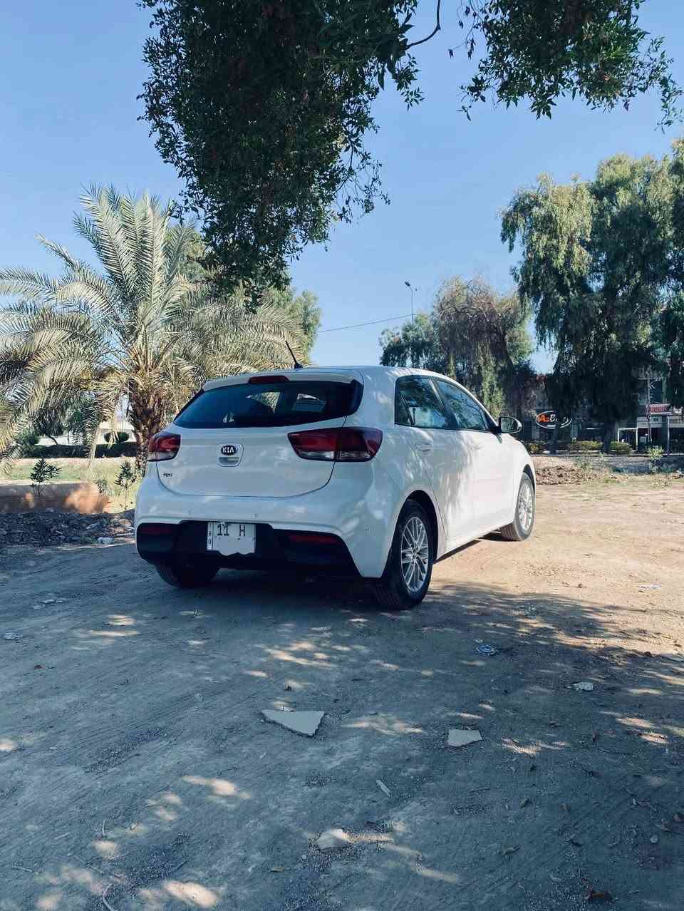 السلام عليكم 
كيا ريو 2019 الشركه الدوليه 
رقم بغداد الجديد سيارة استخدام بيت جديدة جديدة
محرك 1600 رقم بغداد الدولي باسمي 
كير ومحرك مكفول
تدفئه تبريد خير من الله 
تحكم ستيرن مسجل + اتصال
ماشيه 42 الف بعده زيرو بحالة الشركة برغي ممفتوح  باسمي تحويل ثاني يوم 
فقط صبغ دعاميه الامامية اثر شخوط وليس حادث 
ويل كب والسبير منازل 
مكان السياره بغداد الدورة - زيونة 
السعر 110 
للتواصل 
*********** اتصال بغداد, العراق

