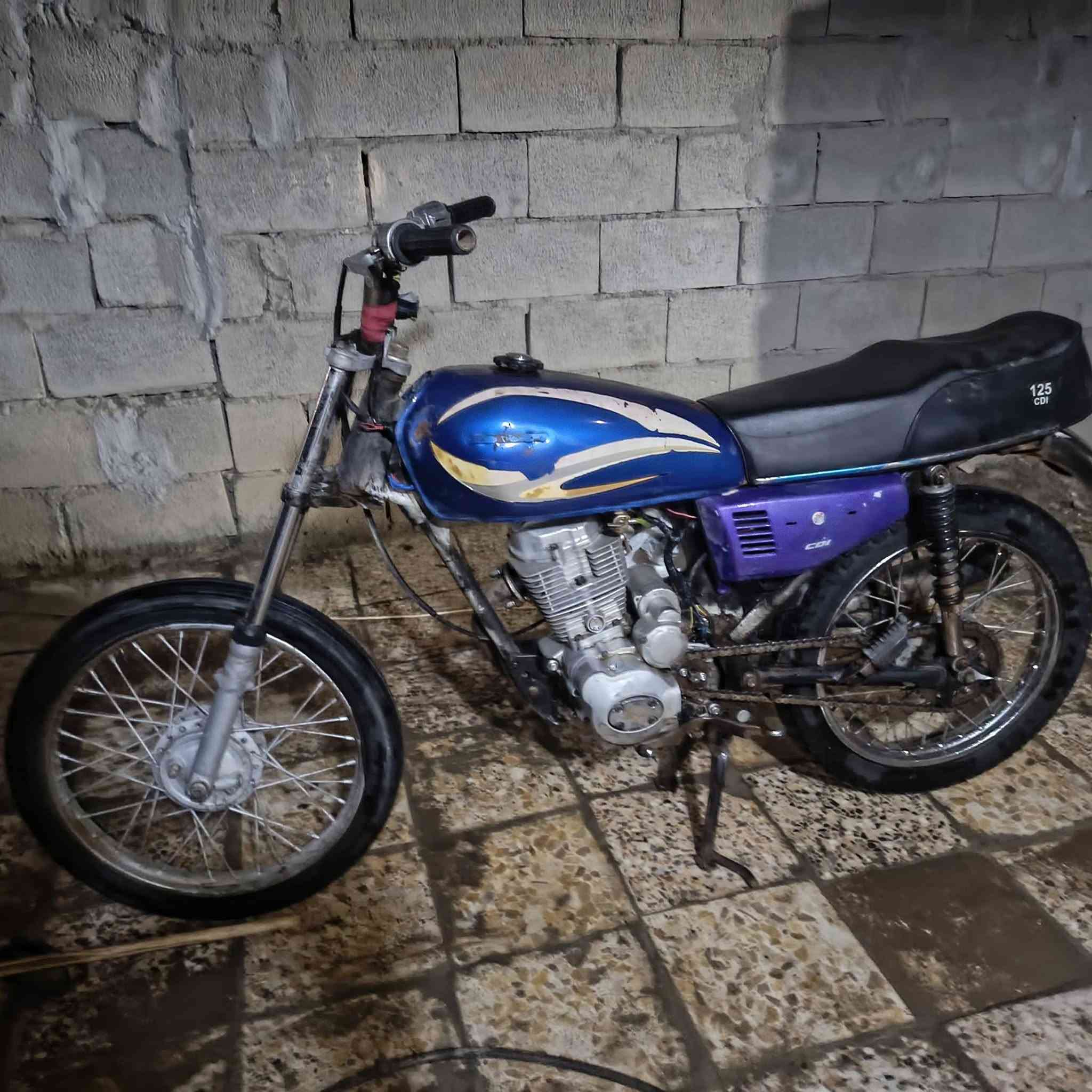 سلام عليكم دراجه للبيع محرك ستوته سلف تشتغل سعر 300 بيها مجال قليل كلش مكاني لبتيره رجائاً المو شراي لا يتعبني رقم *********** بي واتساب
