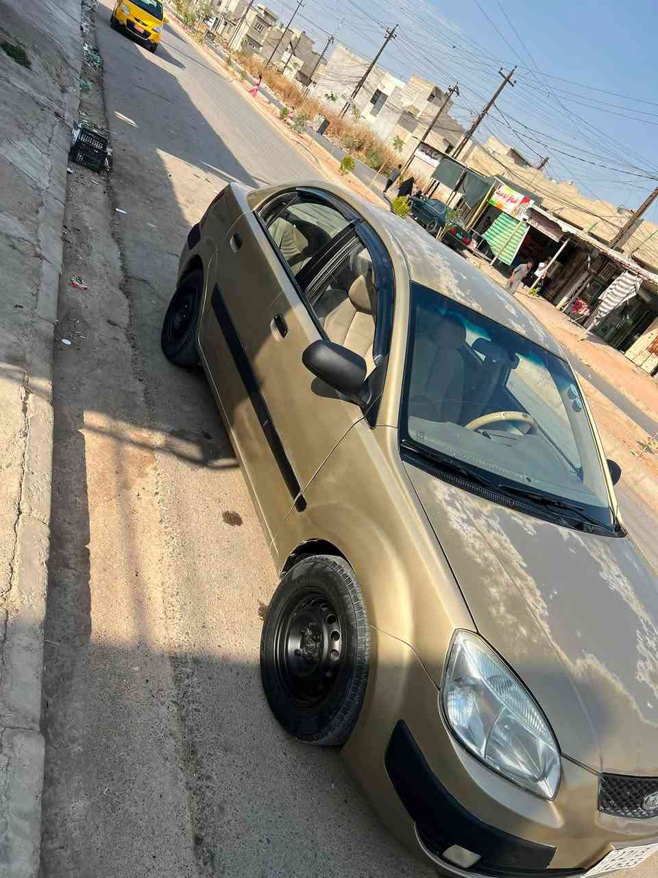 كيا ريو 2008 السياره بسمي
بيها جاملغ معجون وصبغ بدون داخل وبيها تعديلات بارد  

مكينه 16 

طالب عليها 82 وبيها مجال بيع أو مرواس بحديث 

رقمي ***********
