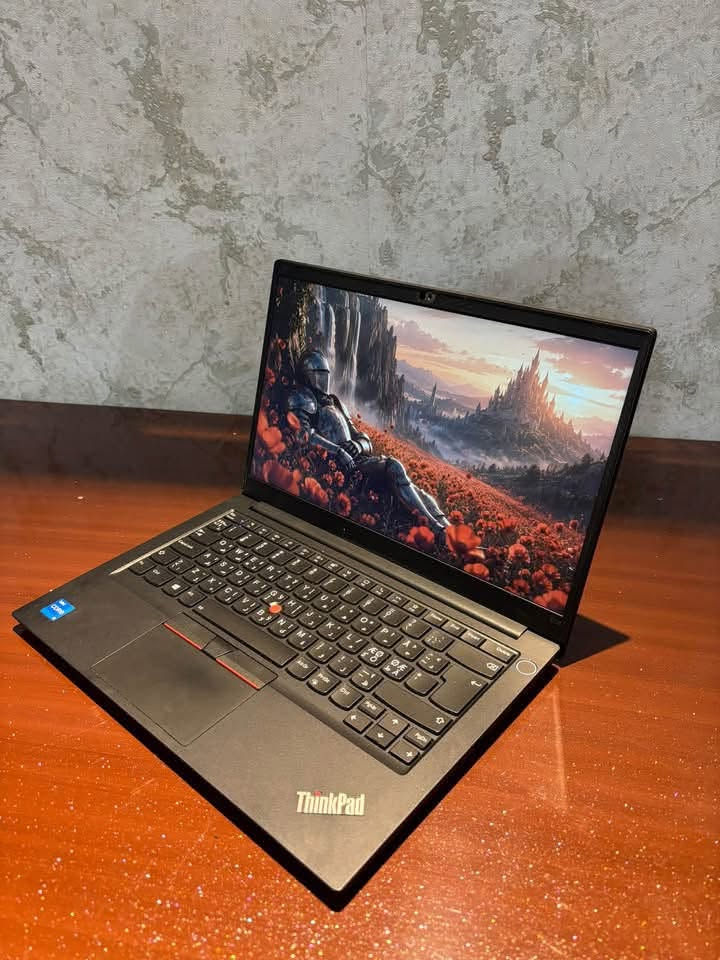 🚀 لا تفوّت الفرصة! إبداع بلا حدود مع Lenovo ThinkPad E14 💻✨
جاهز ترفع إنتاجيتك وتنجز مهامك بكل قوة وسلاسة؟ جبنالكم جهاز الأحلام بمواصفات خارقة ونظافة ممتازة!
📌 تفاصيل الجهاز:
 ⚡ المعالج: Core i5 (الجيل 11) لأداء سريع ومستقر.  
 🧠 الذاكرة العشوائية (RAM): 8GB DDR4 لمهام متعددة بدون تقطيع.  
 🖥️ الشاشة: 14 بوصة بدقة (FHD) لتجربة مشاهدة مذهلة وواضحة.  
 🎨 كرت الشاشة: Intel Iris Xe Graphics للرسومات والتصميم الخفيف.  
 ✨ الحالة: نظافة تامة، جهاز (يلق لق) وبحالة ممتازة جداً!  
💵 السعر المفاجأة:
 390 فقط! فرصة لا تتكرر مقابل هذا الأداء العالي.
*********** الموقع بغداد ويتوفر توصيل موجودين واتساب
