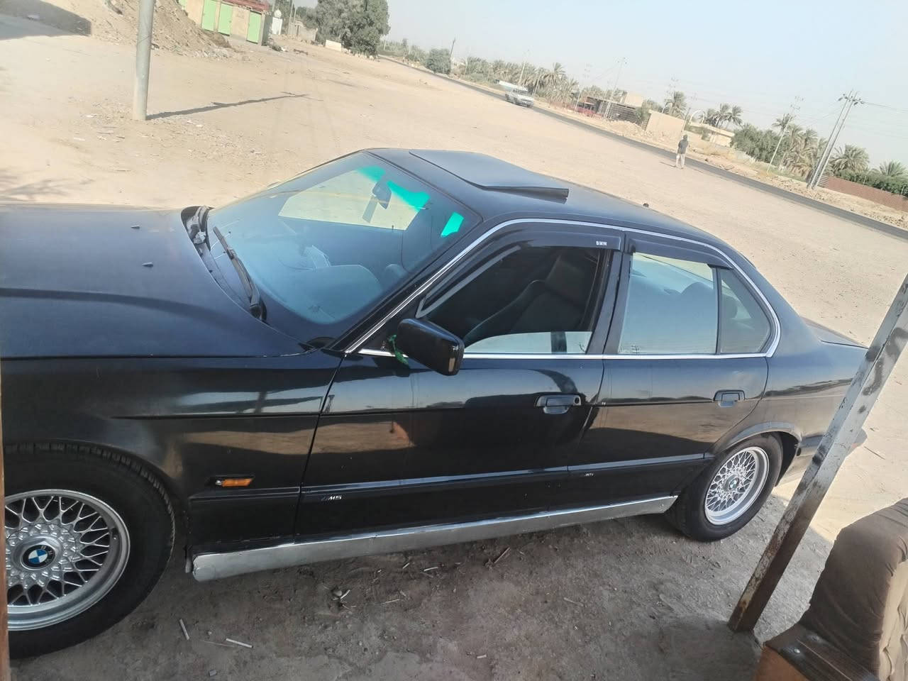 للبيع 520  موديل 92محرك 25 رقم بغداد هزه وسنويه جديد محرك وكير كفاله تبريد نقص راديتر مزروف كرهبايات كامله تخم ويل وتاير جديد صدر نضيف غرفه جديده السعر 45وبيها مجال مكان واسط صويره 
***********
