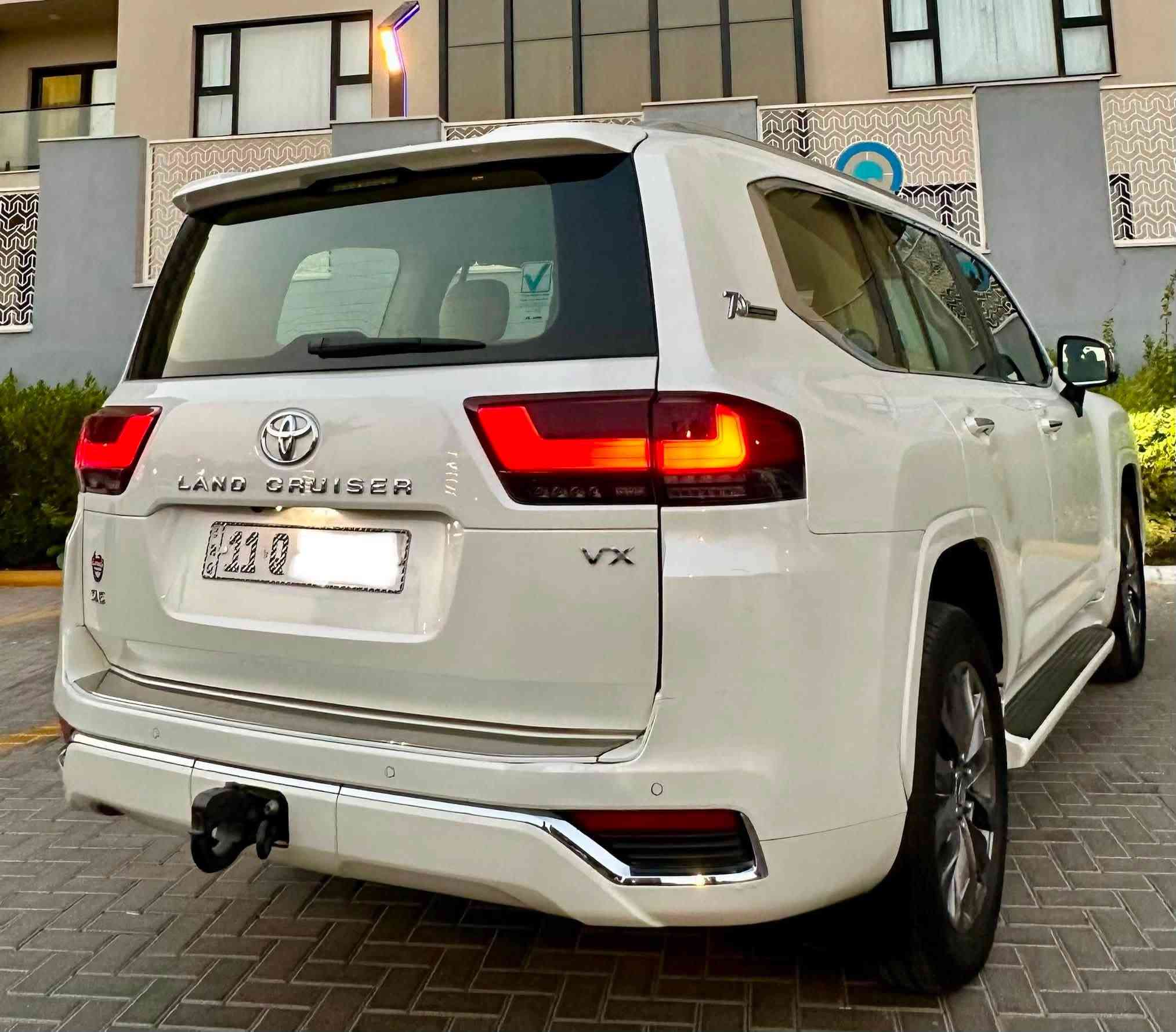 السلام عليكم للبيع لاندكروز VX
شركه ساز 🛑🛑

موديل 2022 

مواصفات الVX معروفه 

دشبول شاشه 

وشاشه لكزز 

وكراسي الخلفيه كهرباء 

نضام الصوت JBL 

كشن خزن ميموري 

كشنات تدفئه وتبريد 

والخلفيه تبريد 

ماشيه 84 الف 

كفاله عامه من كلشي عدى بارد بحافه البنيد  كد 4 اصابع 

السعر 620 وبيها مجال بسيط 

العنوان بغداد  الكرخ

للاستفسار ***********
