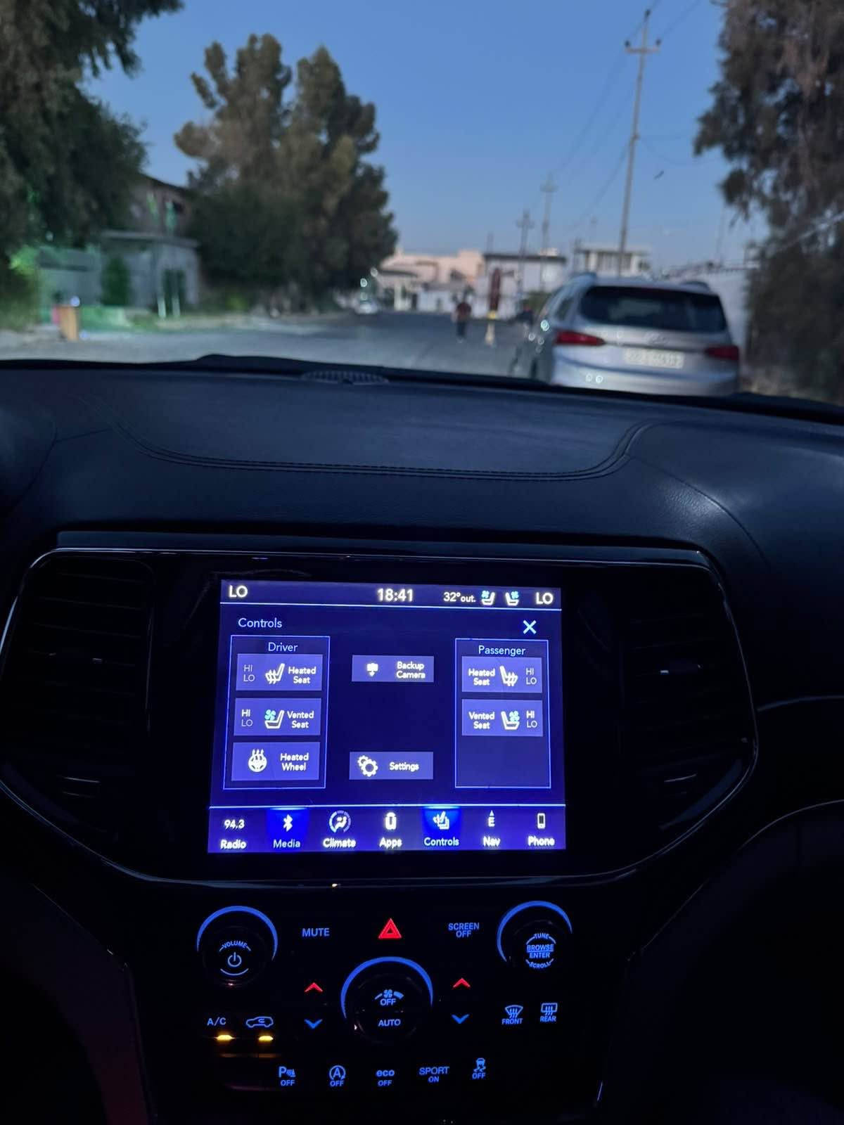 جيب ئؤڤرلاند ٢٠١٩خليجي
سيارة كفالة عامة 
بس مكانين بارد 
سيارة گير محرك حدادية تبريت كلة بشرت 
ماشي٥٥
٤تيارات جديدة
رقم سنةوي كلة جديد 
سيارة حيل حلوة جديدة 
***********عندي واتساب أربيل, العراق
