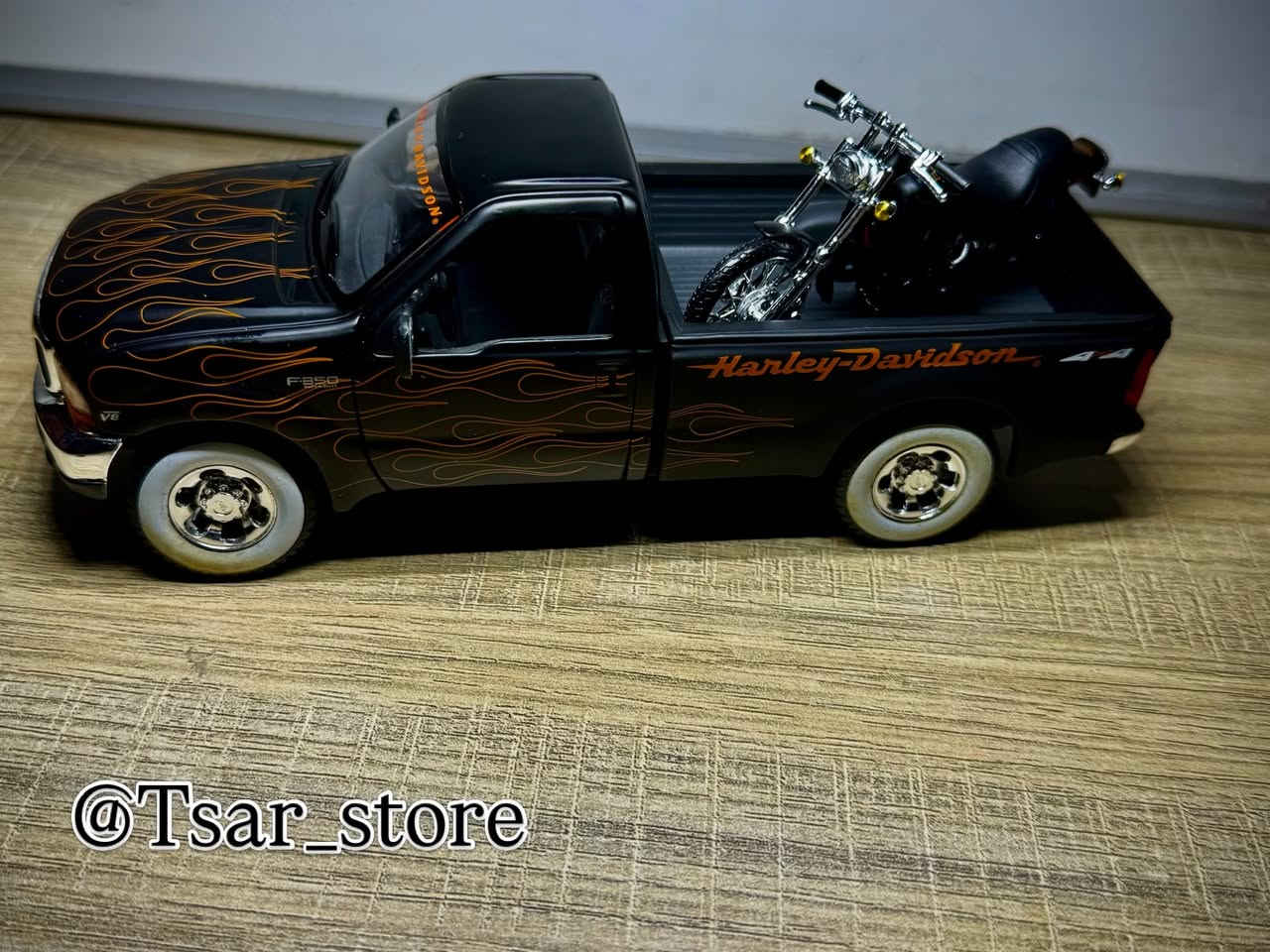 متوفر الان 
Ford F-350 Super Duty Truck 🛻🇺🇸
فورد سوبر ديوتي 
موديل 1999
حجم 1:27
🏍️🏍️🏍️🏍️🏍️🏍️🏍️🏍️🏍️🏍️🏍️🏍️🏍️🏍️🏍️
ياتي معها دراجة هالي ديفدسون 
Harley Davidson FXSTB Night Train 
موديل 2002
حجم 1:24
انتاج شركة #maisto 
للتواصل واتساب ***********
#عالم_المصغرات_والمجسمات #tsar_store #harleydavidson #diecast
