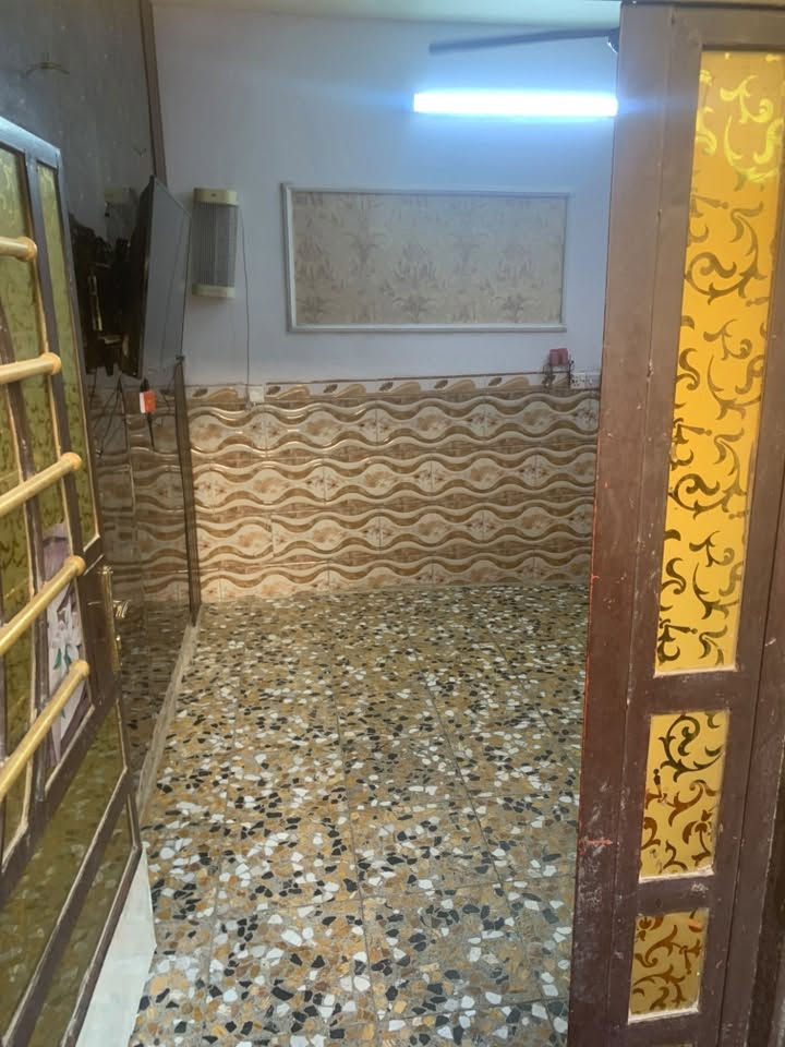 السلام بيت  زراعي للبيع يرهم نقد واقساط 
 المكان ابودشير زراعي السيد  قرب مستوصف التحدي    يحتوي على استقبال وحولي صغيير ومطبخ وخدمات وطابق ثاني غرفتين وطابق ثالث سطحين  
السعر نقد 55 وأقساط 60    ‭***********‬ للاستفسار اكثر
