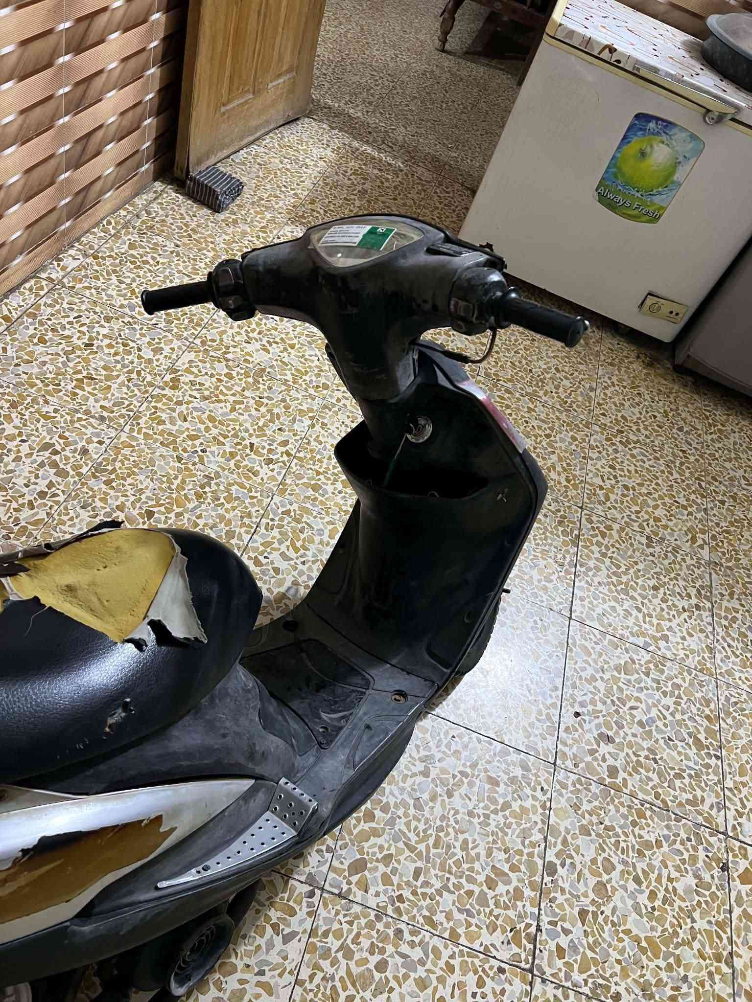 للبيع دراجه ماكس عدله مكينه 55 تخبل ناعمه تأيرات جدد كهربائيات كله شغاله نكره سلف دراجه كلشي ما تصرف عليه السعر 425 بيه مجال مكاني محموديه ***********
