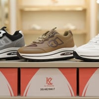 🔥 وصلت دفعة الأحذية الجديدة 👟✨ موديلات أنيقة وعصرية تناسب كل الأذواق 😍...