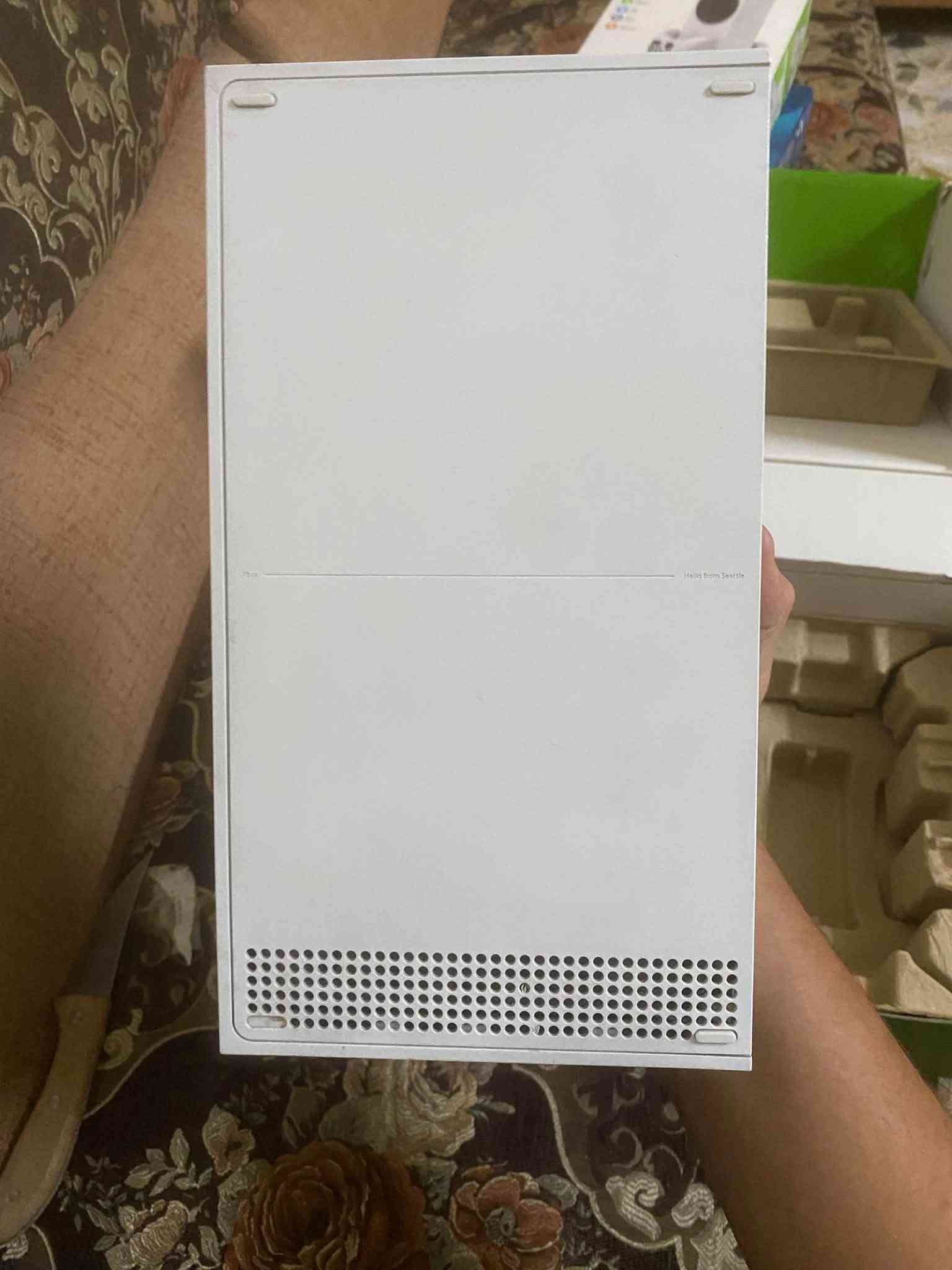 لسلام عليكم شباب اكسبوكس سيريس اس للبيع نص تيرة 512GB الجهاز كامل من كل ملحقاتة جوستكات ثنين مروحة تبريد وايرات الجهاز كله كامل  ويجي ويا احساب بي العاب اسسن العراق سعر العبة 70الف وفيفا 25 سعره 20 الف وبلاك اوبس سعره 23 الف ورددن ردبشن سعره 30 الجهاز كامل من كلشي ول جوستك الثانية الون مالته اصدار محدود تكدر تبيعه وحد بسعر اغلى من الجوستك العادية الجهاز اصدار 2021 سعرة500 وبي مجال للشراي 
مكان بغداد 
الرقم ‪***********
