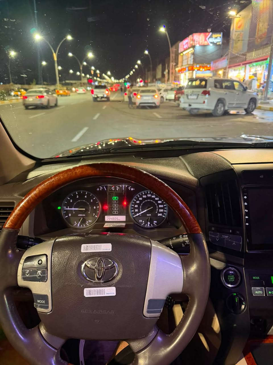 تويوتا لاند كروزر موديل ٢٠١٤ جيهان بريم ماشيه ١٤٧كم سياره كلشي مابي نقص بيه جاملغ تعديل  قليل ٣٣٠$ وبيه مجال ***********

