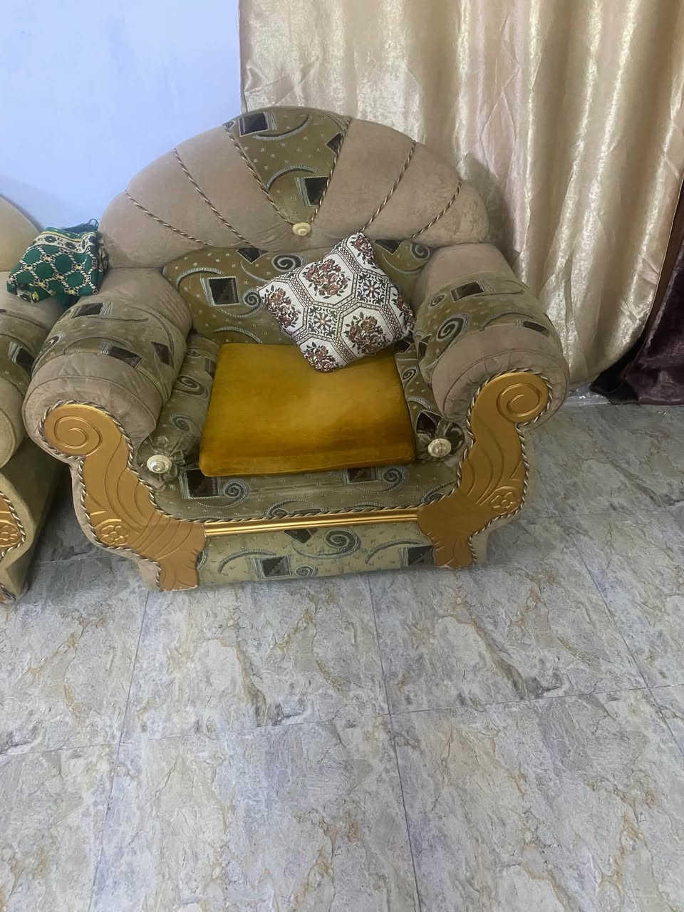 طقم ١٠ مقاعد • صالون • حي الصحة