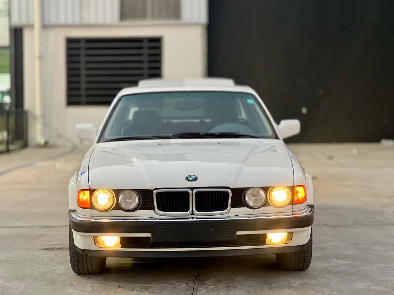 Bmw 730i 
مكينه مسكر دبل فانوس 
خير من الله مكفوله مكينه وكير  نصبه تخبل 
فتحه سلايد تبريد فول
حداديه نضيفه
غرفتهه ٨٠% يرادلهه ترتيب 
سعره ٧٥ ورقه وبيهه مجال 
سبب البيع اريد ٨ سلندر بنضافتهه 
مكاني ديوانية
***********
